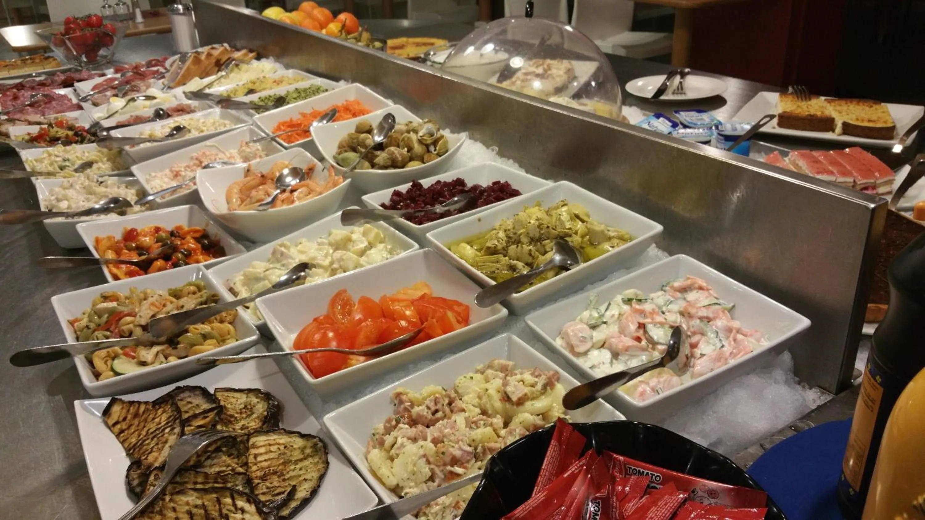 Restaurant/places to eat in The Originals City Hôtel Marseille Aéroport