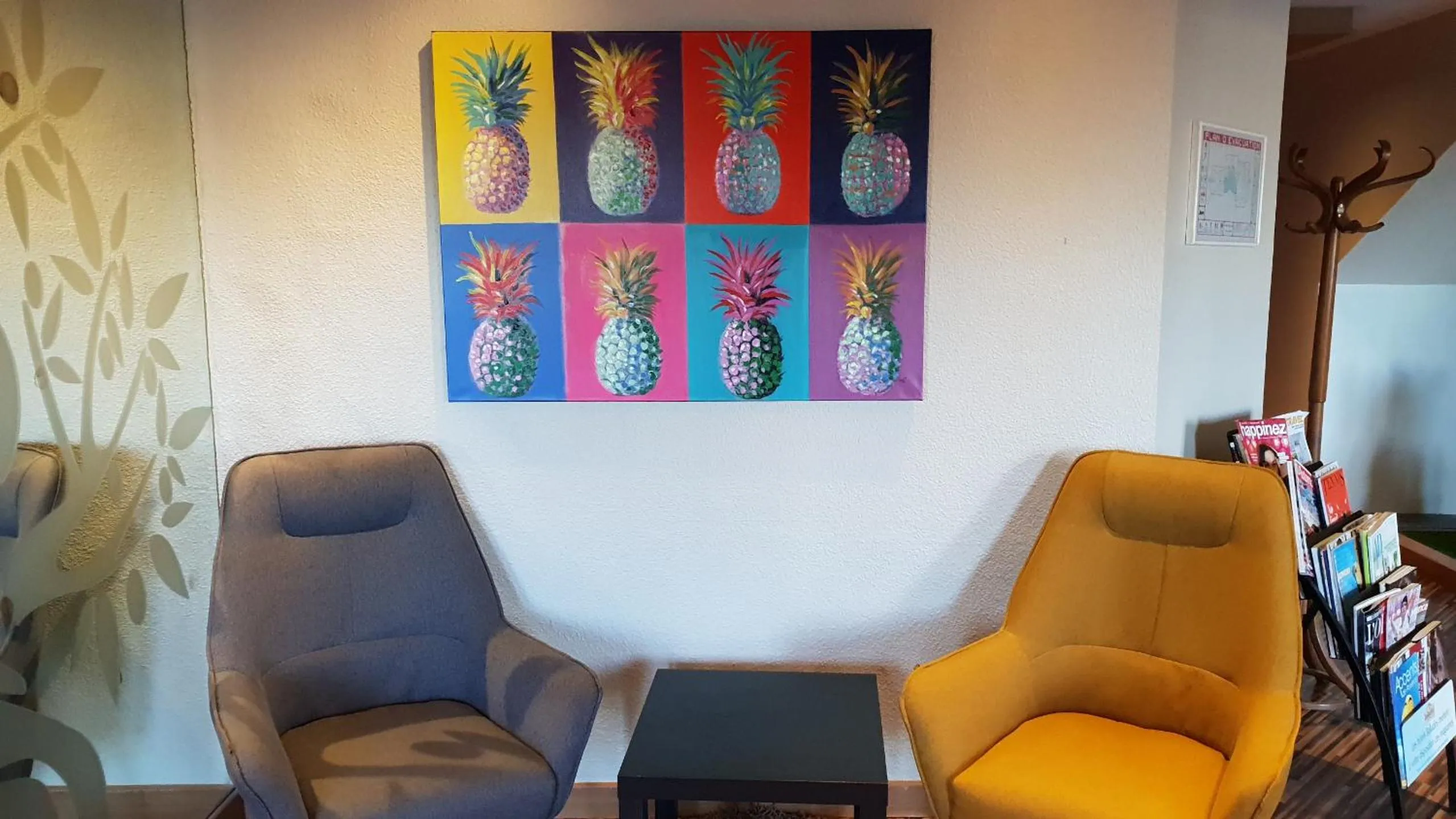 Lobby or reception in The Originals City Hôtel Marseille Aéroport