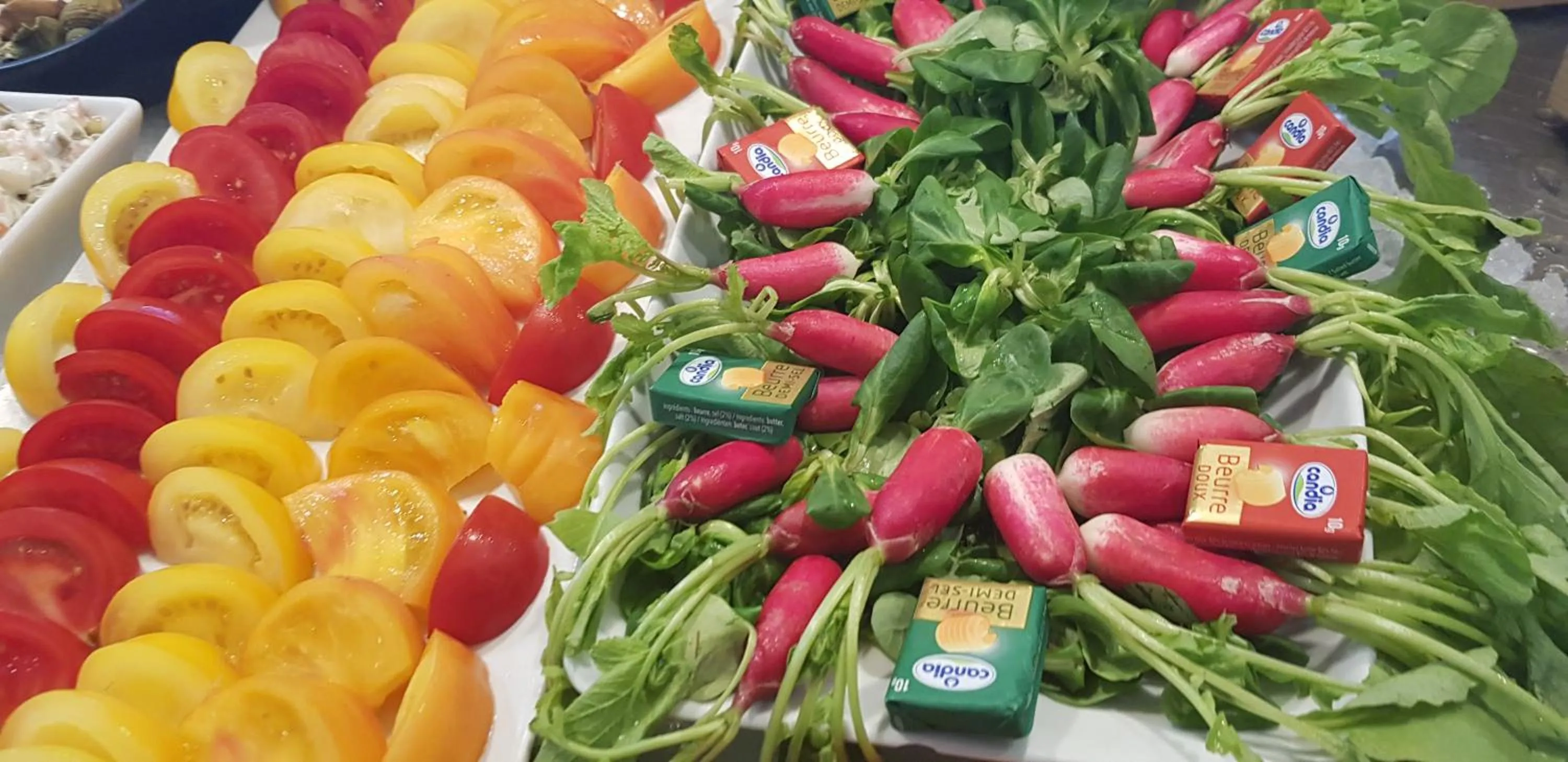 Food and drinks in The Originals City Hôtel Marseille Aéroport