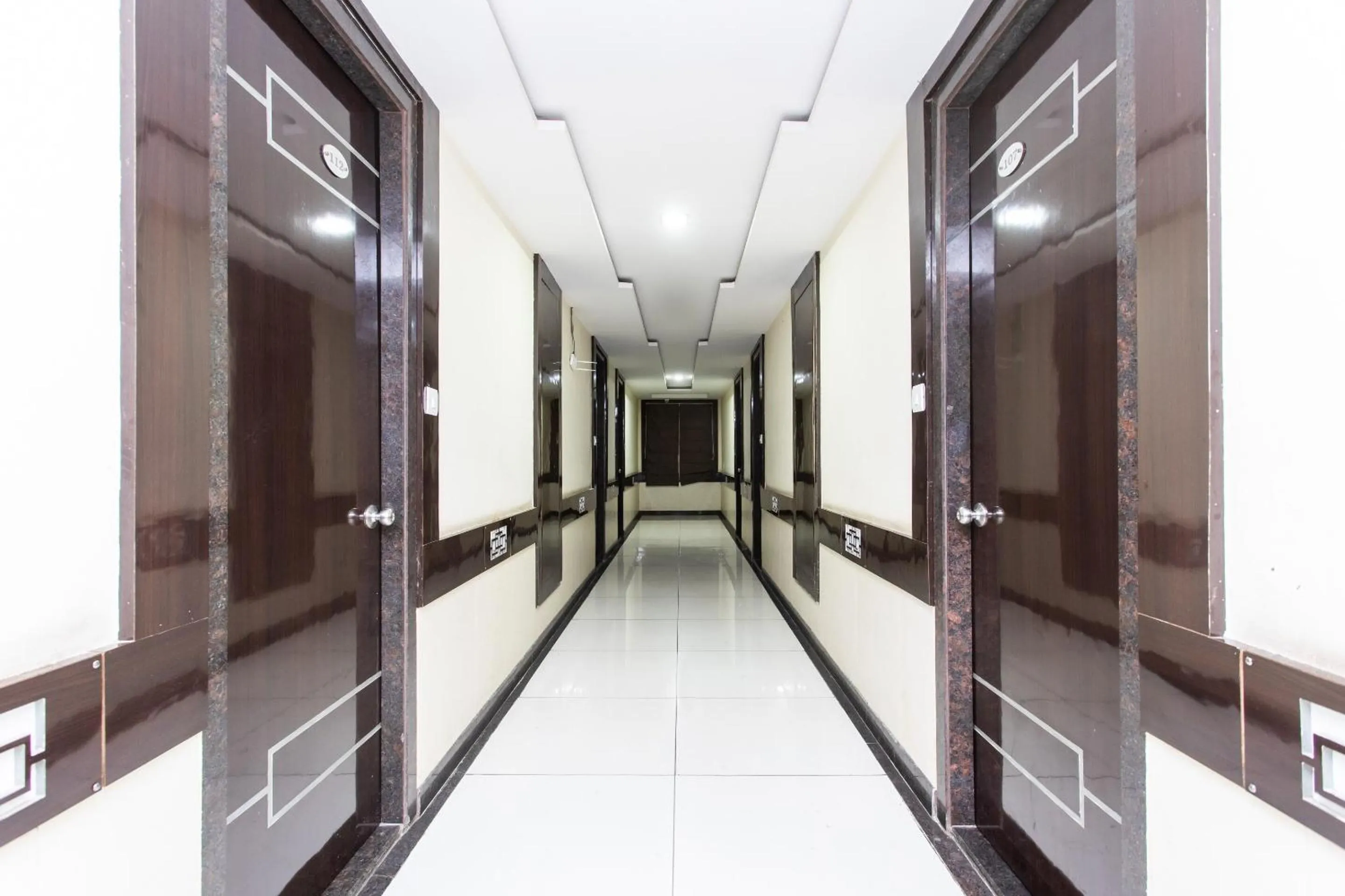 Lobby or reception in Capital O Swan Paradise