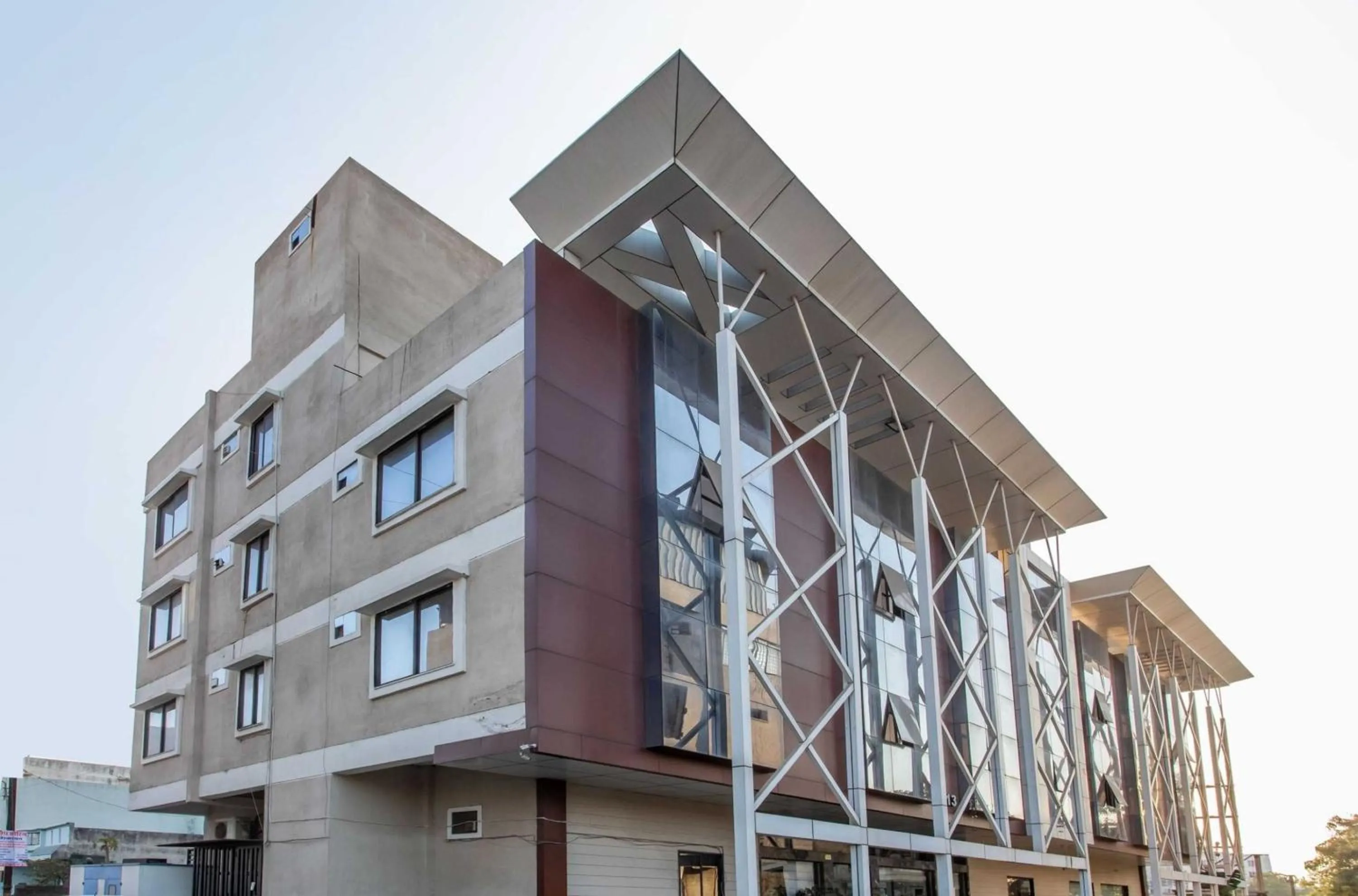 Facade/entrance in Capital O Swan Paradise