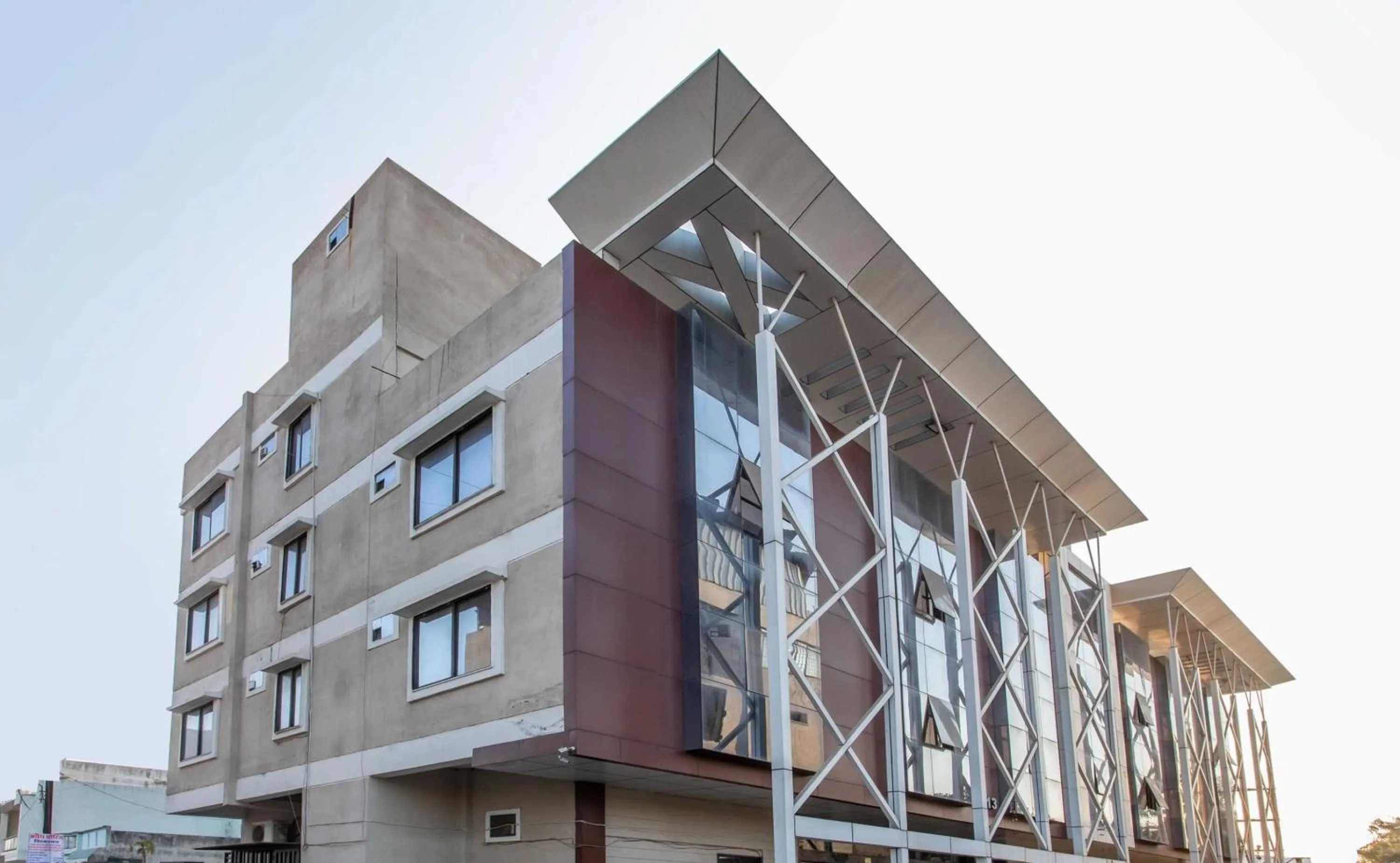 Facade/entrance in Capital O Swan Paradise