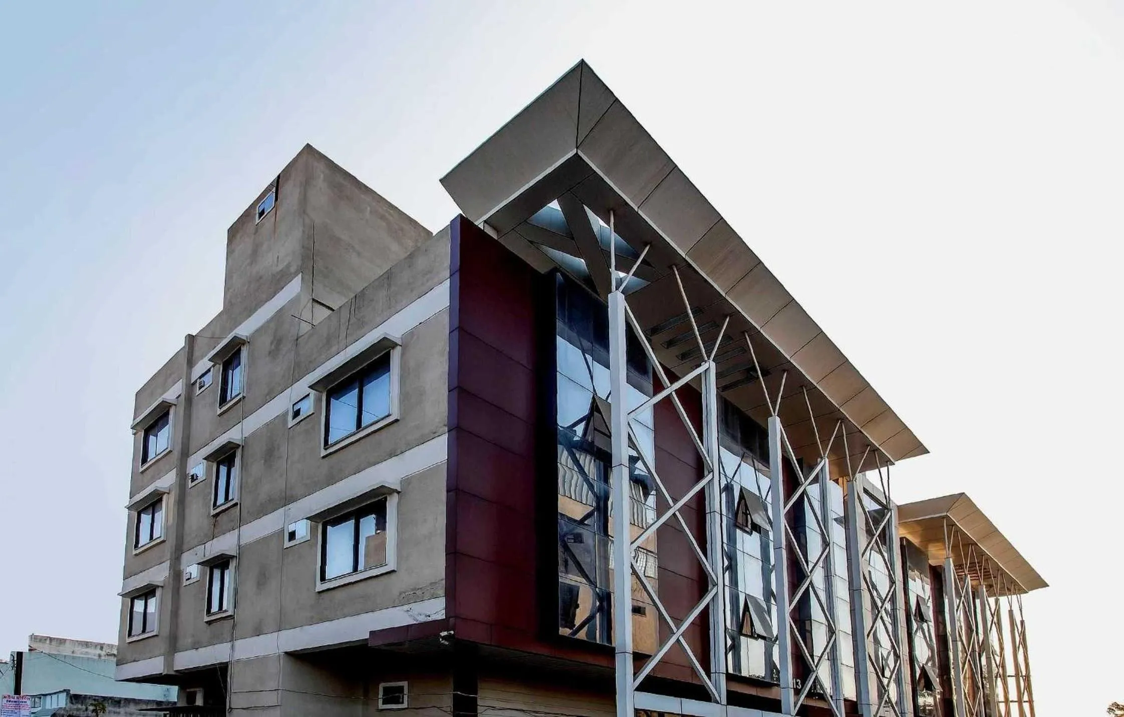 Capital O Swan Paradise