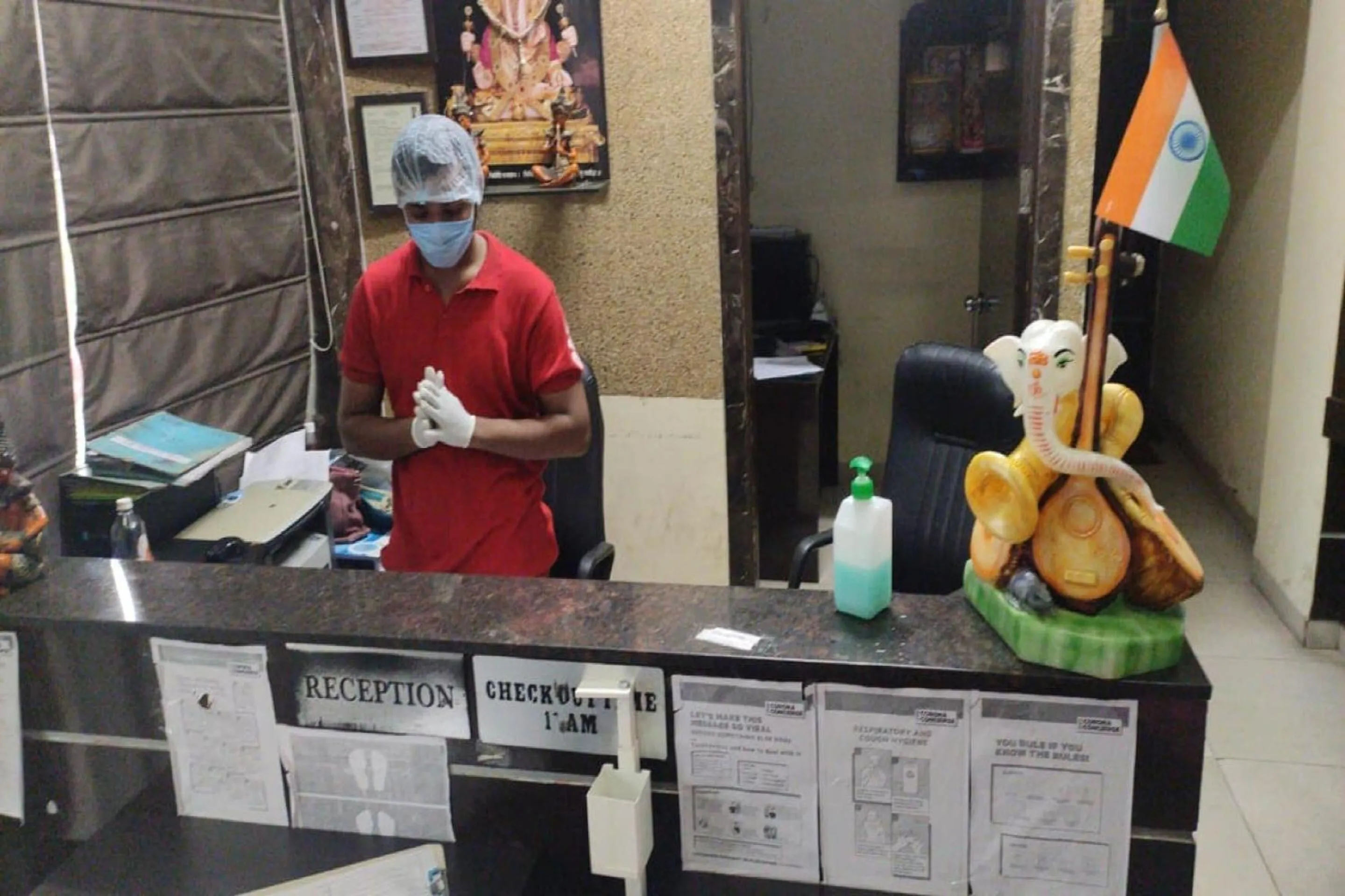 Lobby or reception in Capital O Swan Paradise