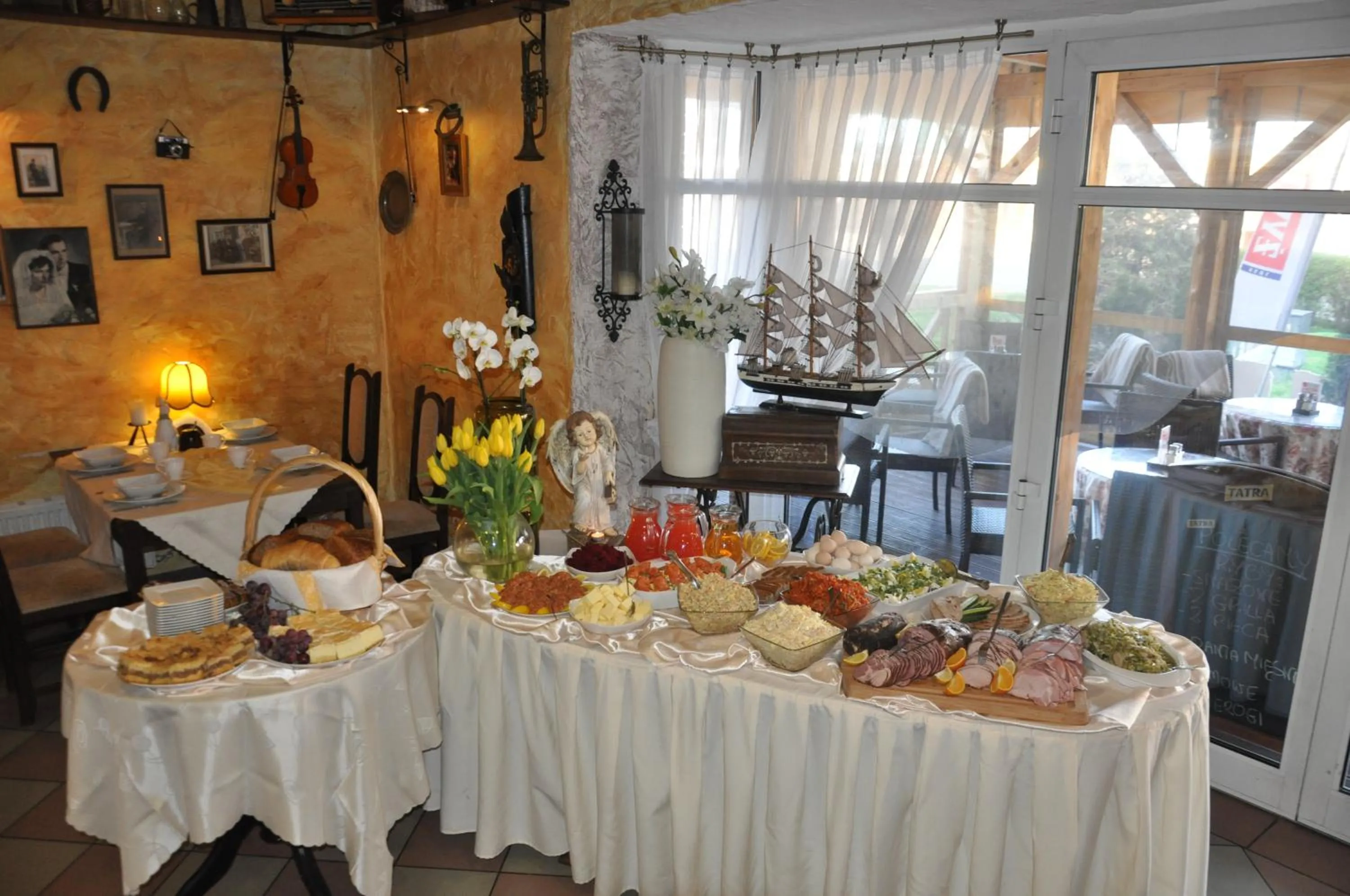 Restaurant/places to eat in Dom Wczasowy Laguna