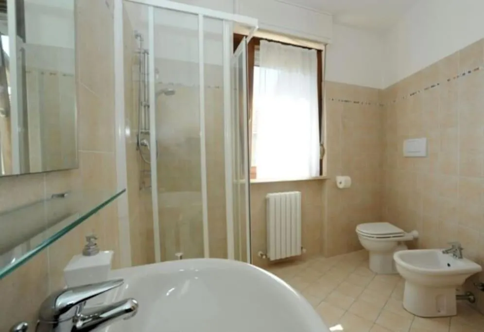 Shower in Vista Mare Rooms