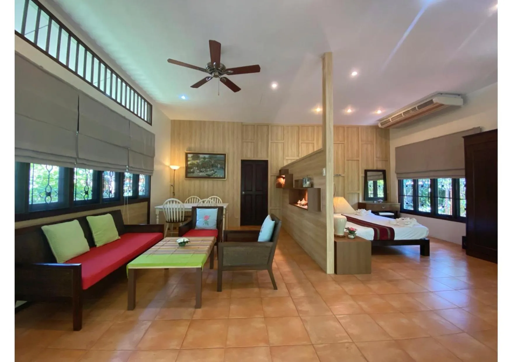 Seating area, Bed in Symphony Villa
