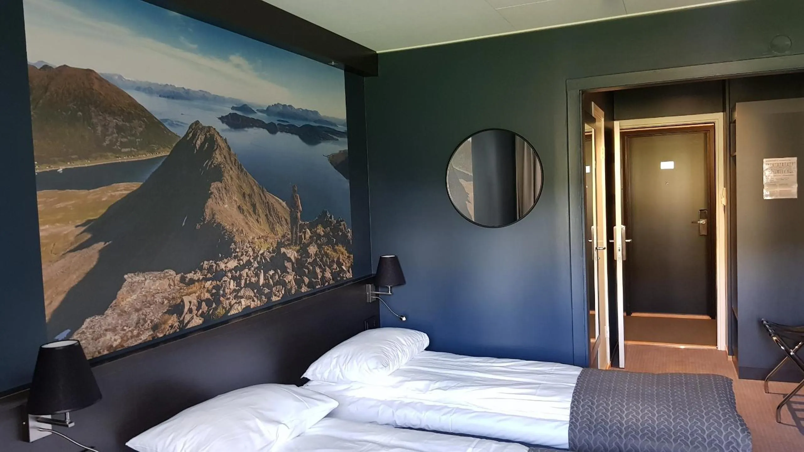 Bed in Hotell Maritim Skjervoy