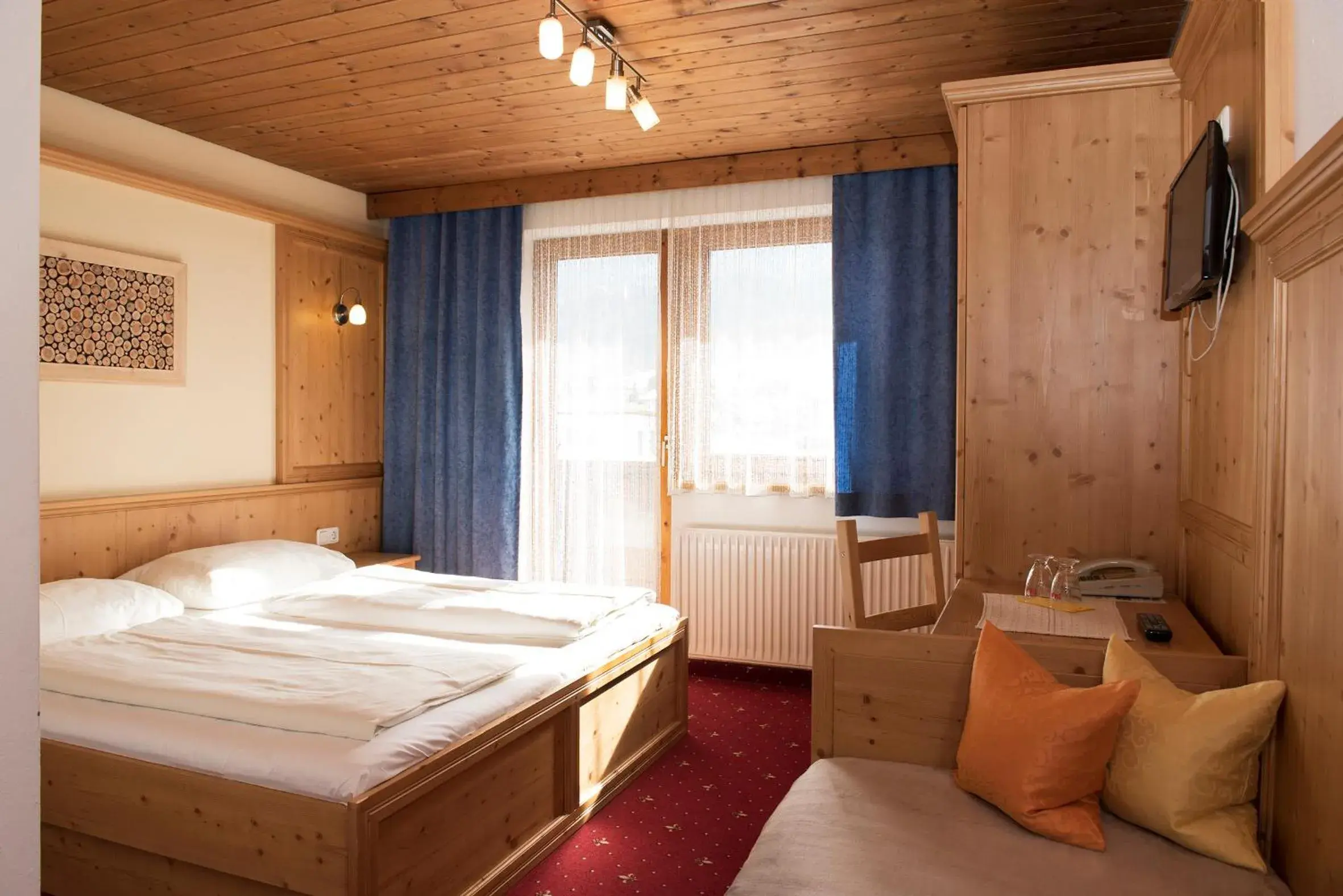 Double Room with Balcony in Pension Singer Double Room with Balcony in Pension Singer