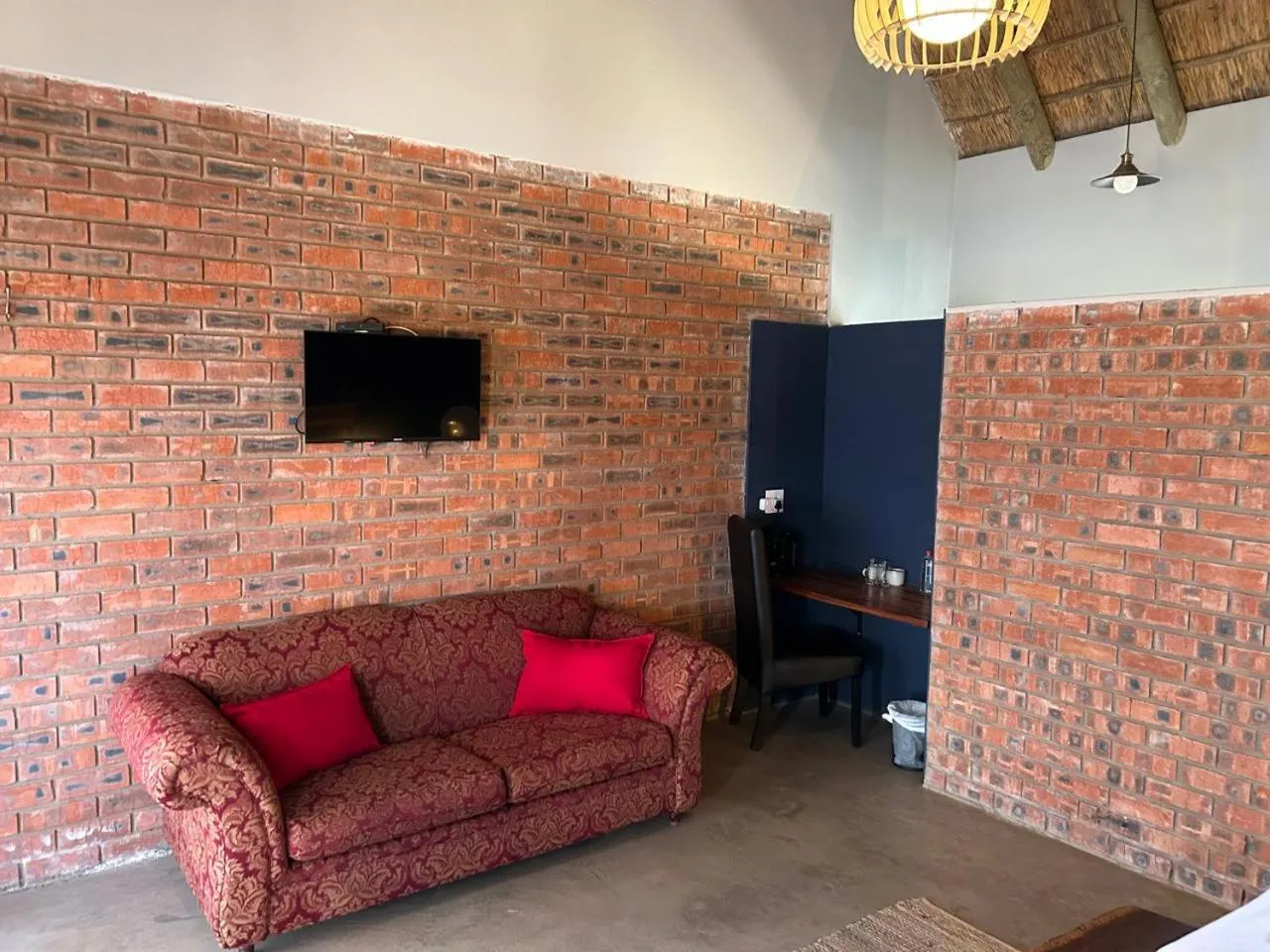 TV and multimedia in Klein Karoo Game Lodge