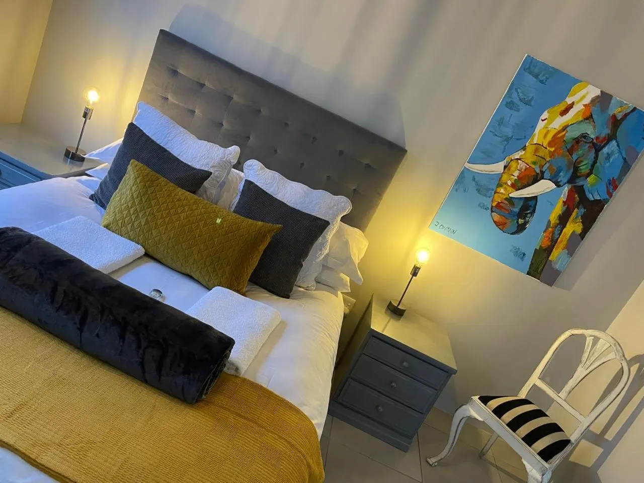 Bed in Klein Karoo Game Lodge