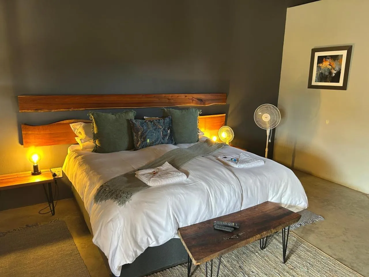 Bed in Klein Karoo Game Lodge