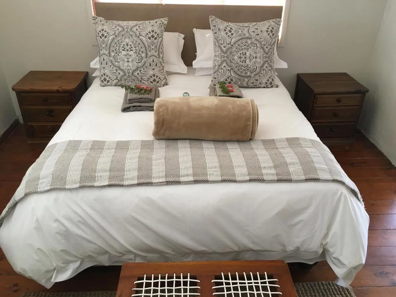Bed in Klein Karoo Game Lodge