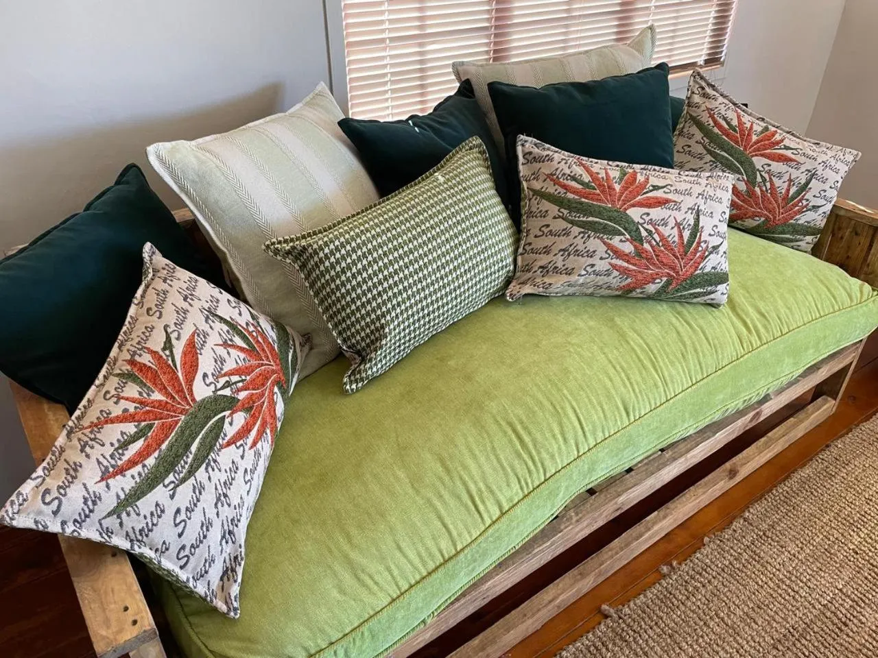 Living room, Bed in Klein Karoo Game Lodge