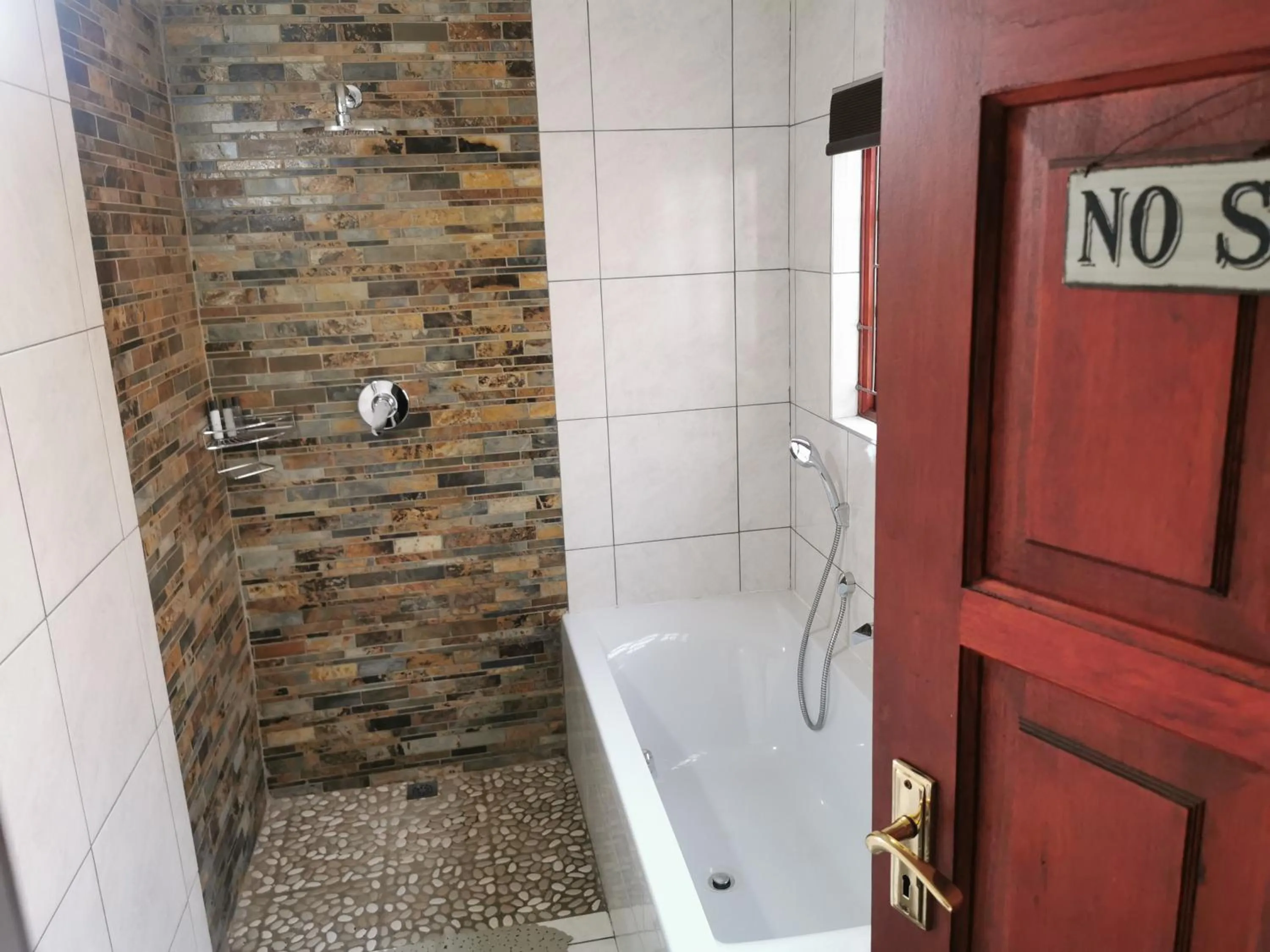 Shower in Villa Stella Guest House