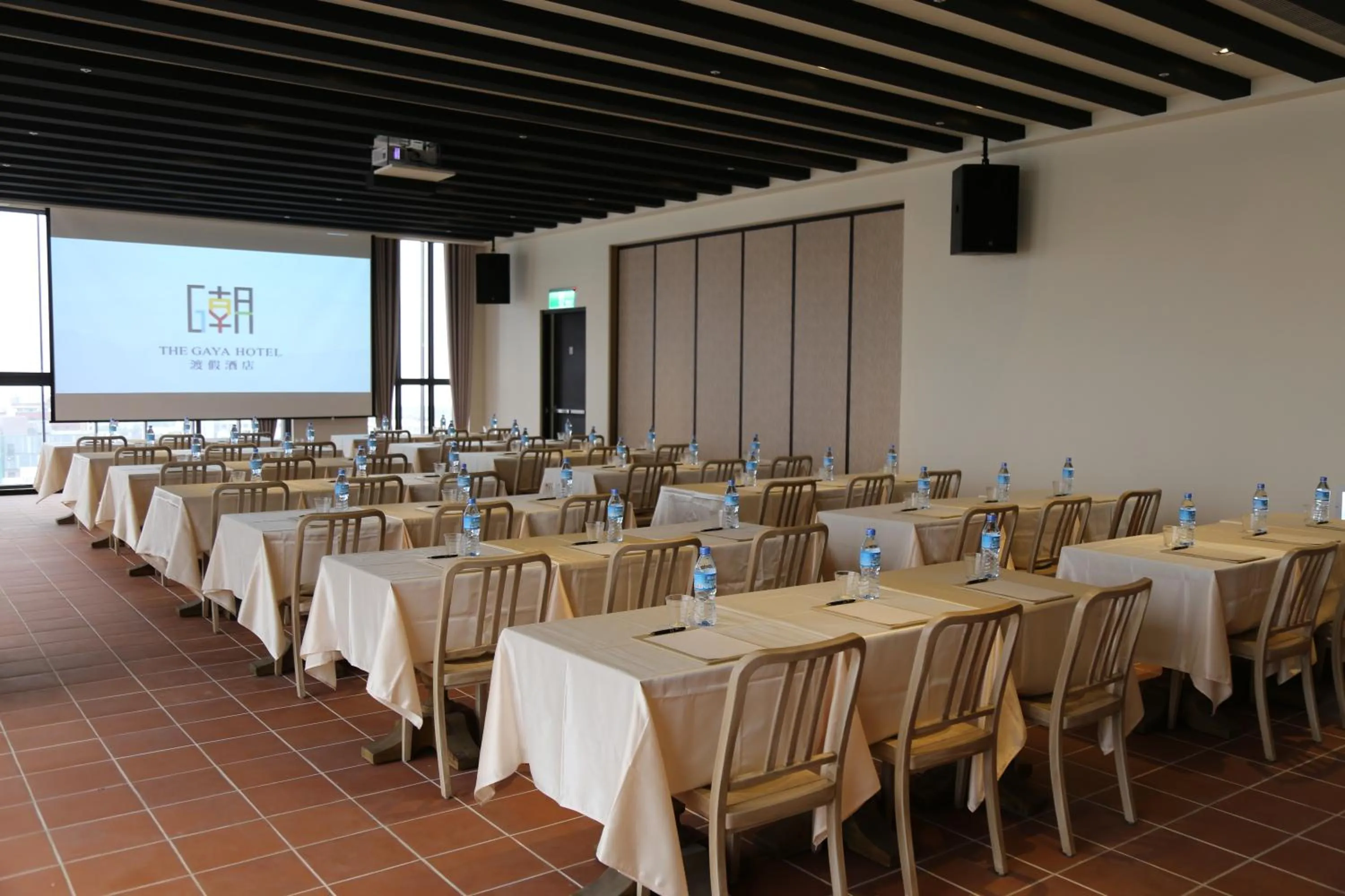 Restaurant/places to eat in The Gaya Hotel