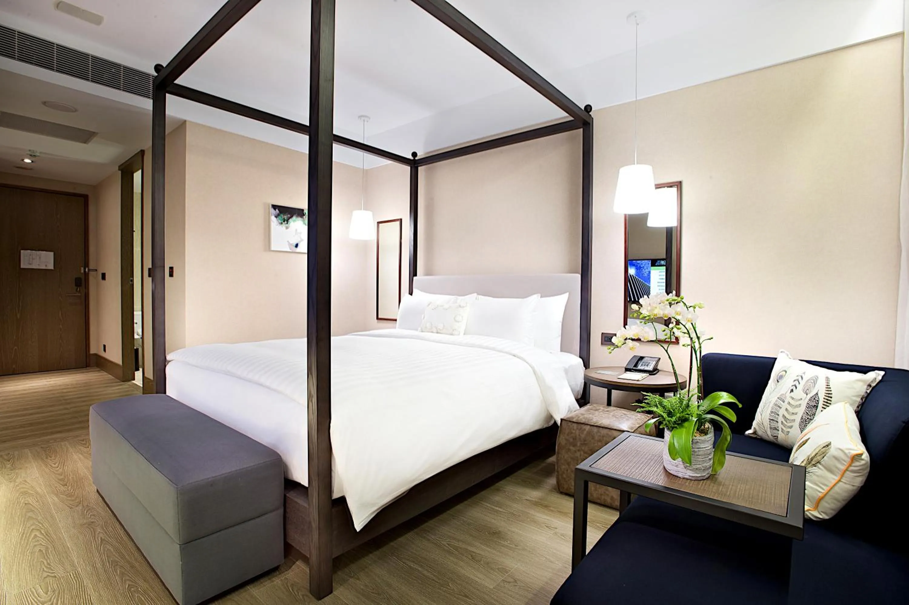 bunk bed, Bed in The Gaya Hotel