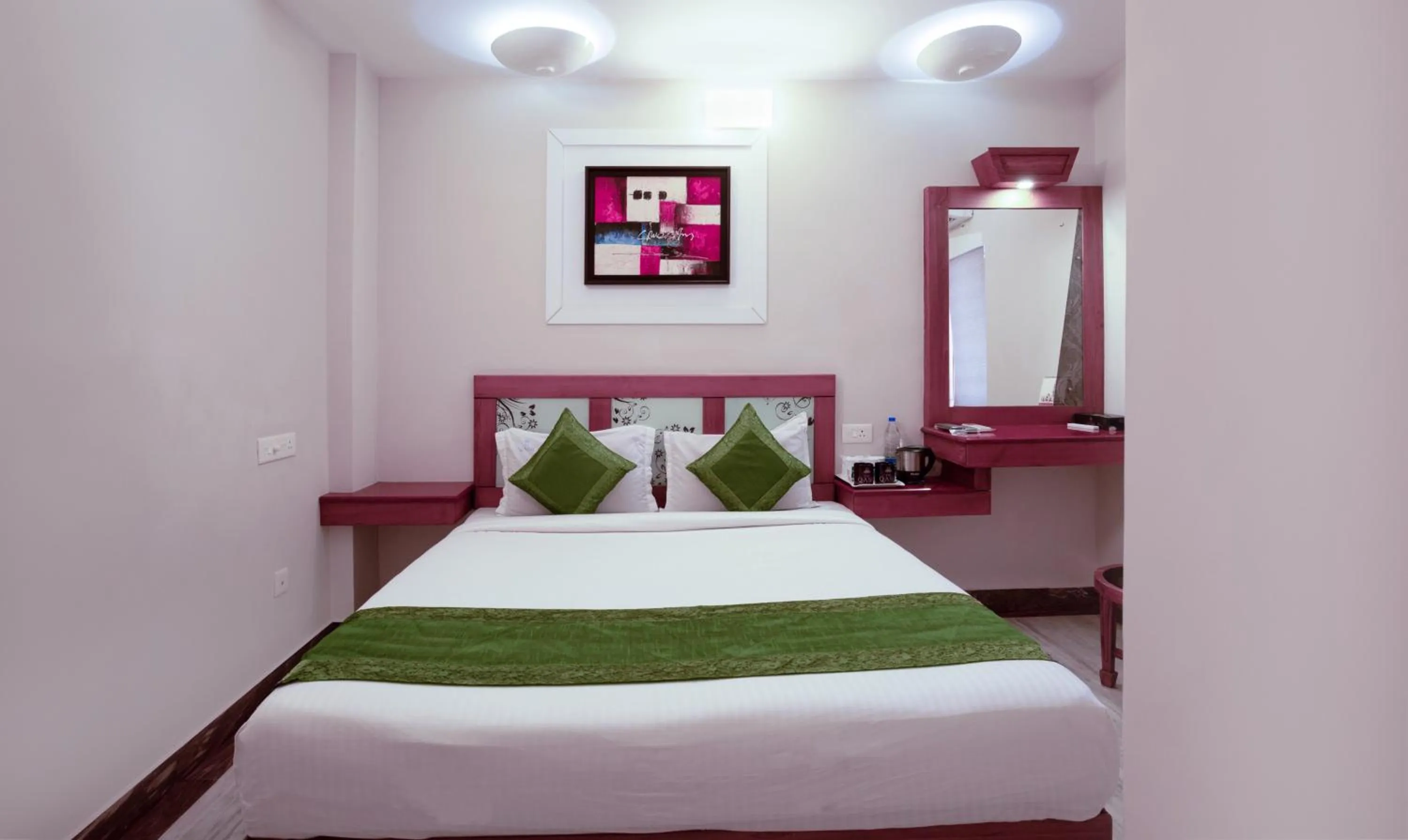 Photo of the whole room, Bed in Treebo The Qasr