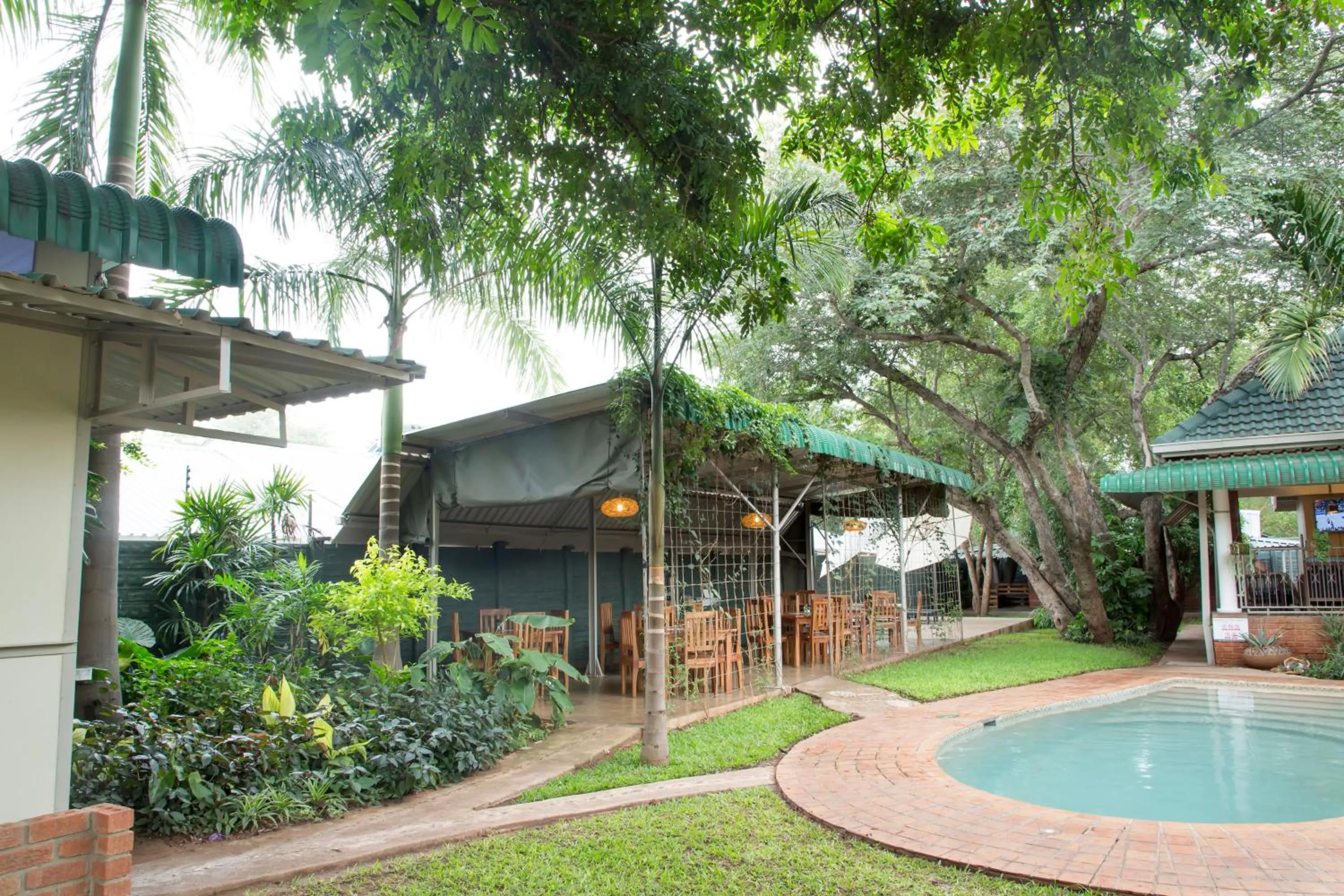 Garden view in Livingstone Lodge