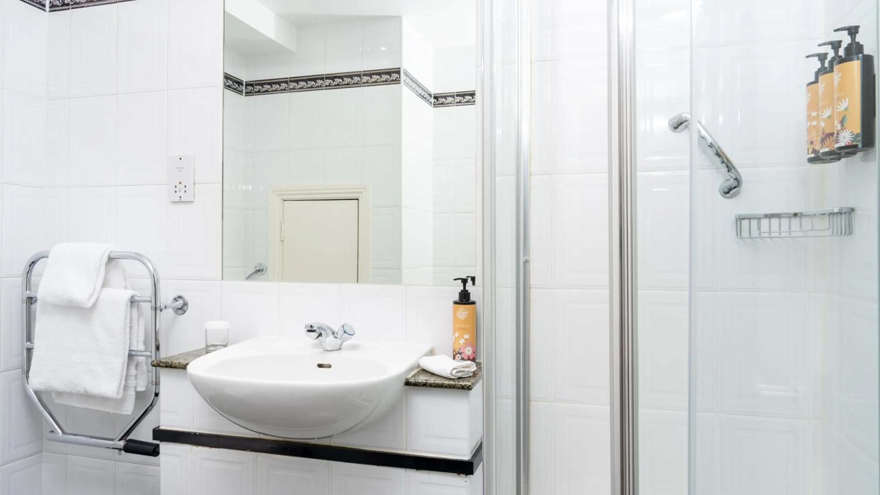 Bathroom in The Fleet