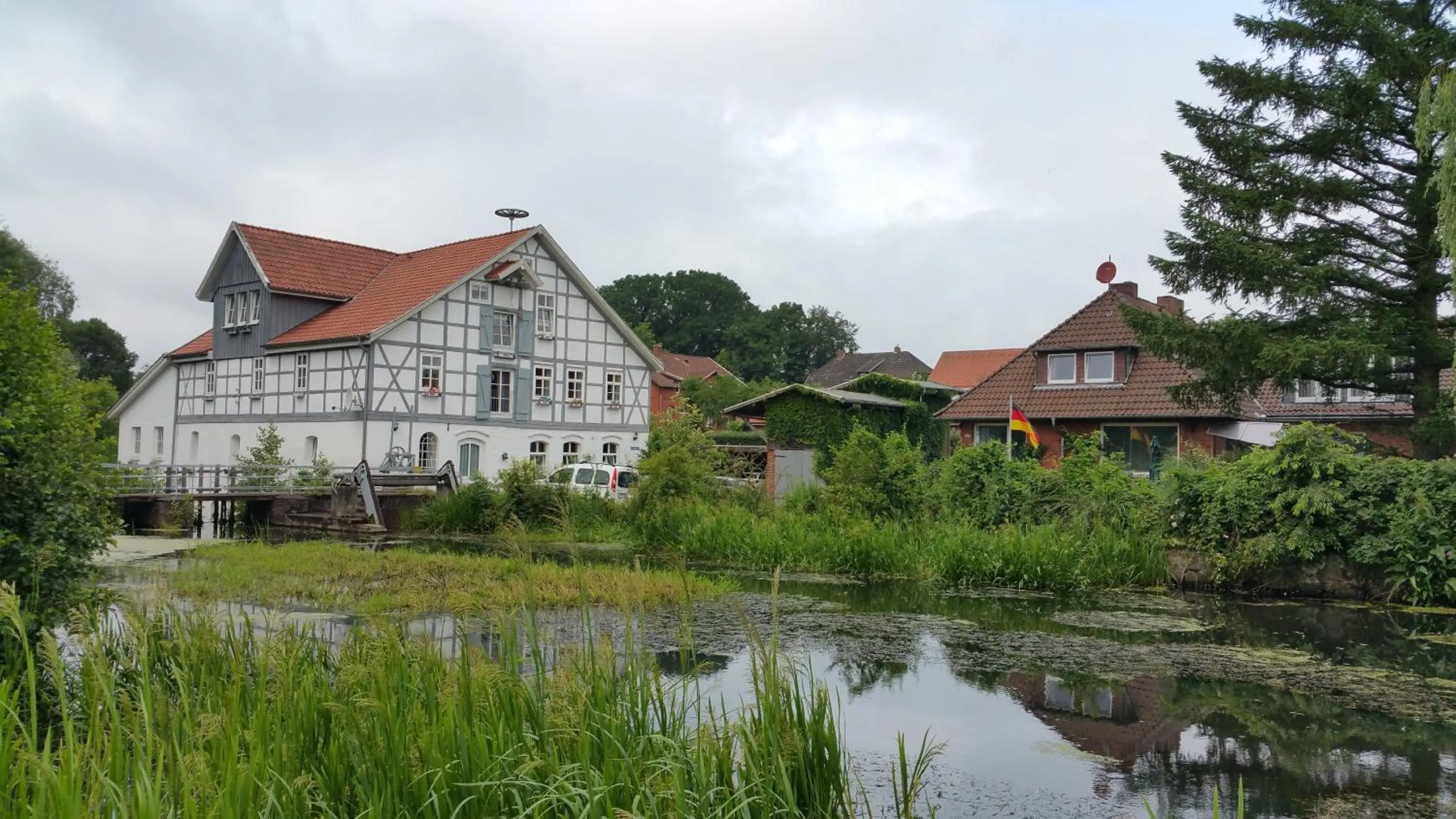 Property building in Oldenstadter Wassermuhle