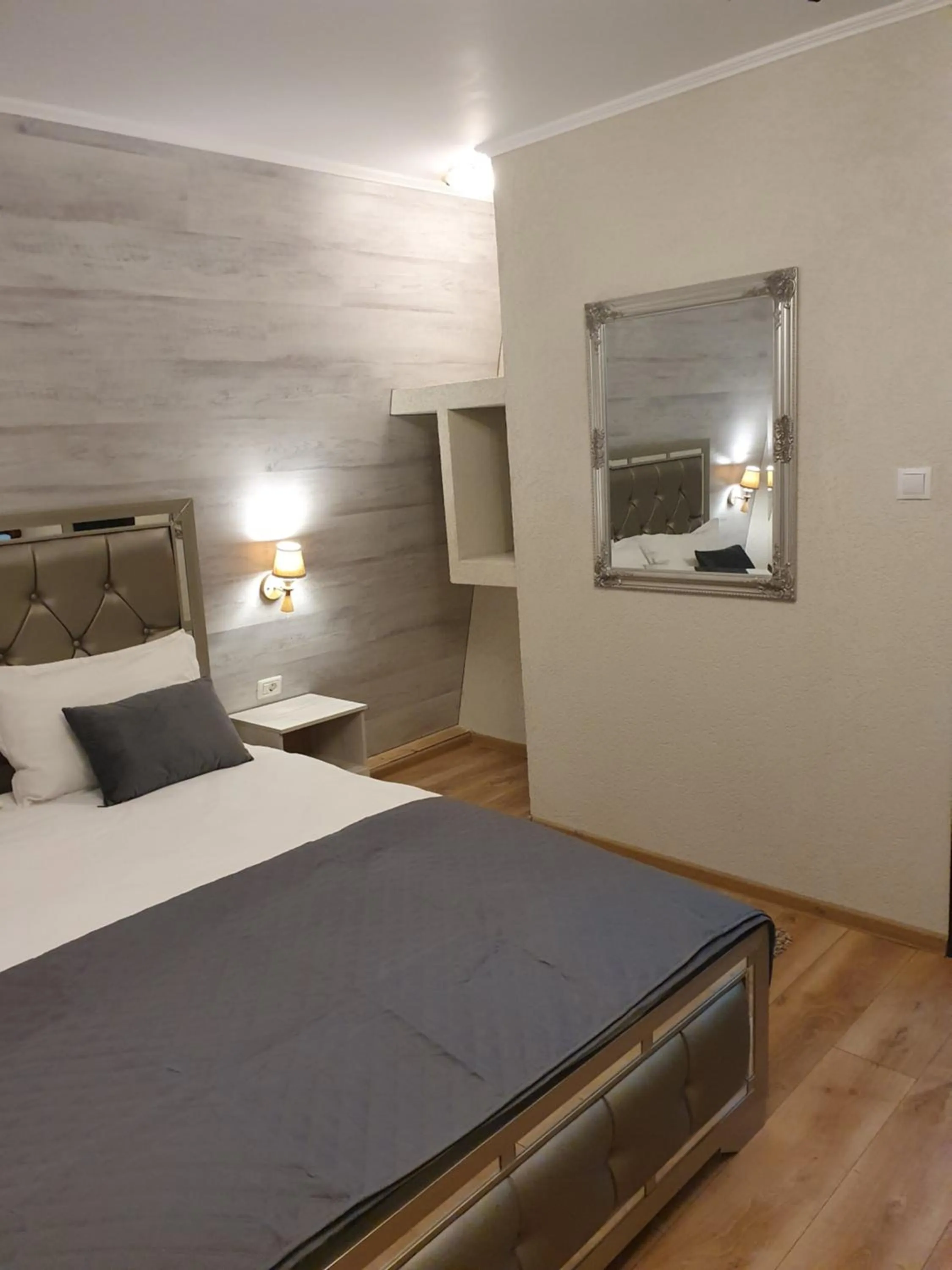 Bed in Hanu lu Mos Opinca