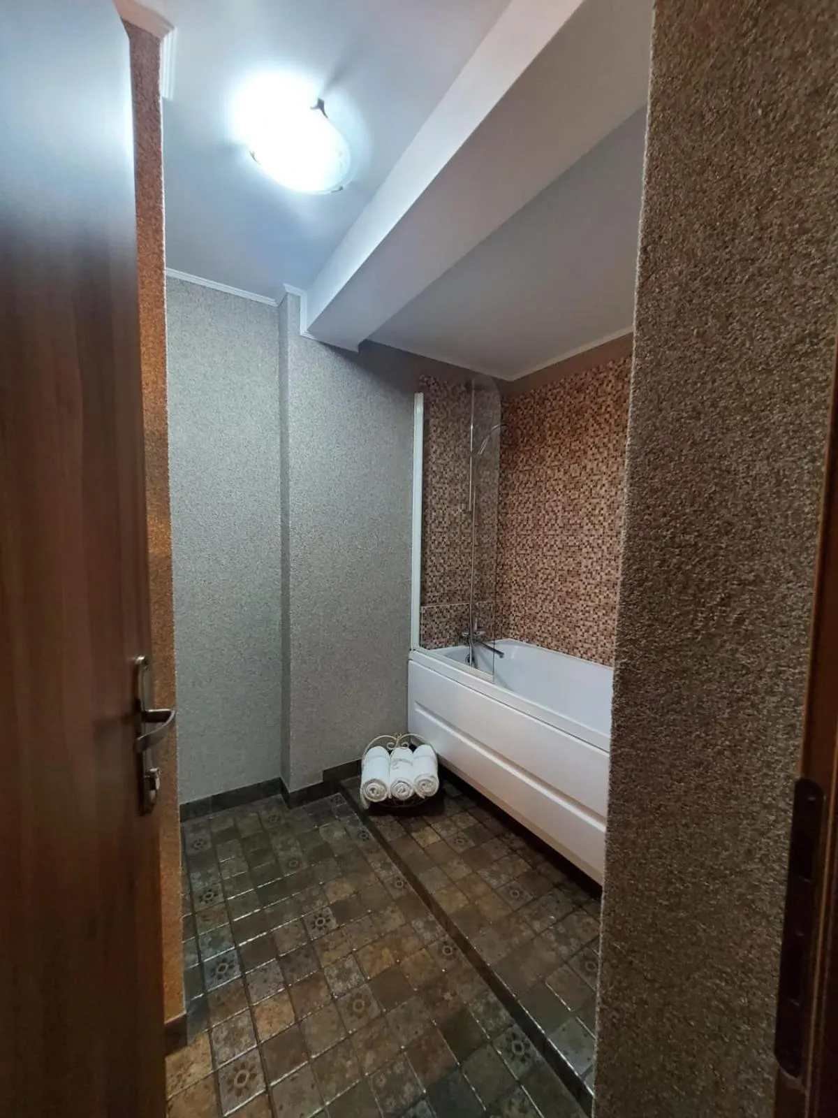 Bed in Hanu lu Mos Opinca