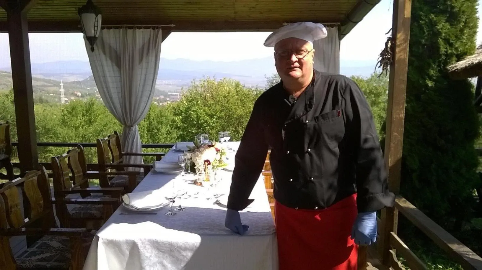 Property building in Hanu lu Mos Opinca