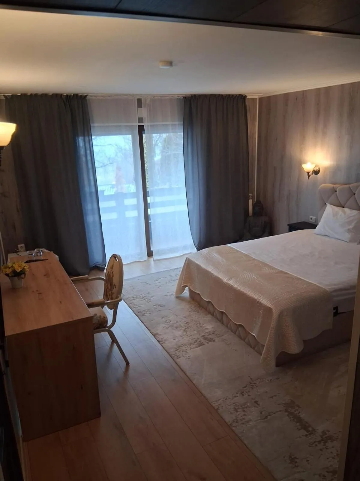 Bed in Hanu lu Mos Opinca