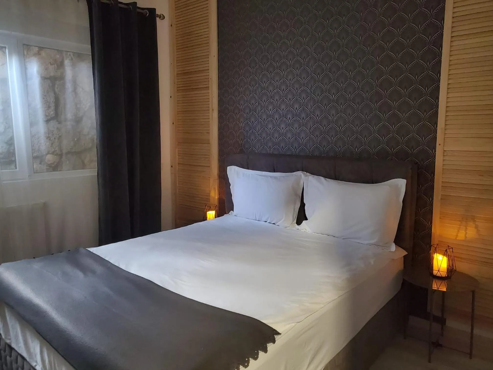 Bed in Hanu lu Mos Opinca