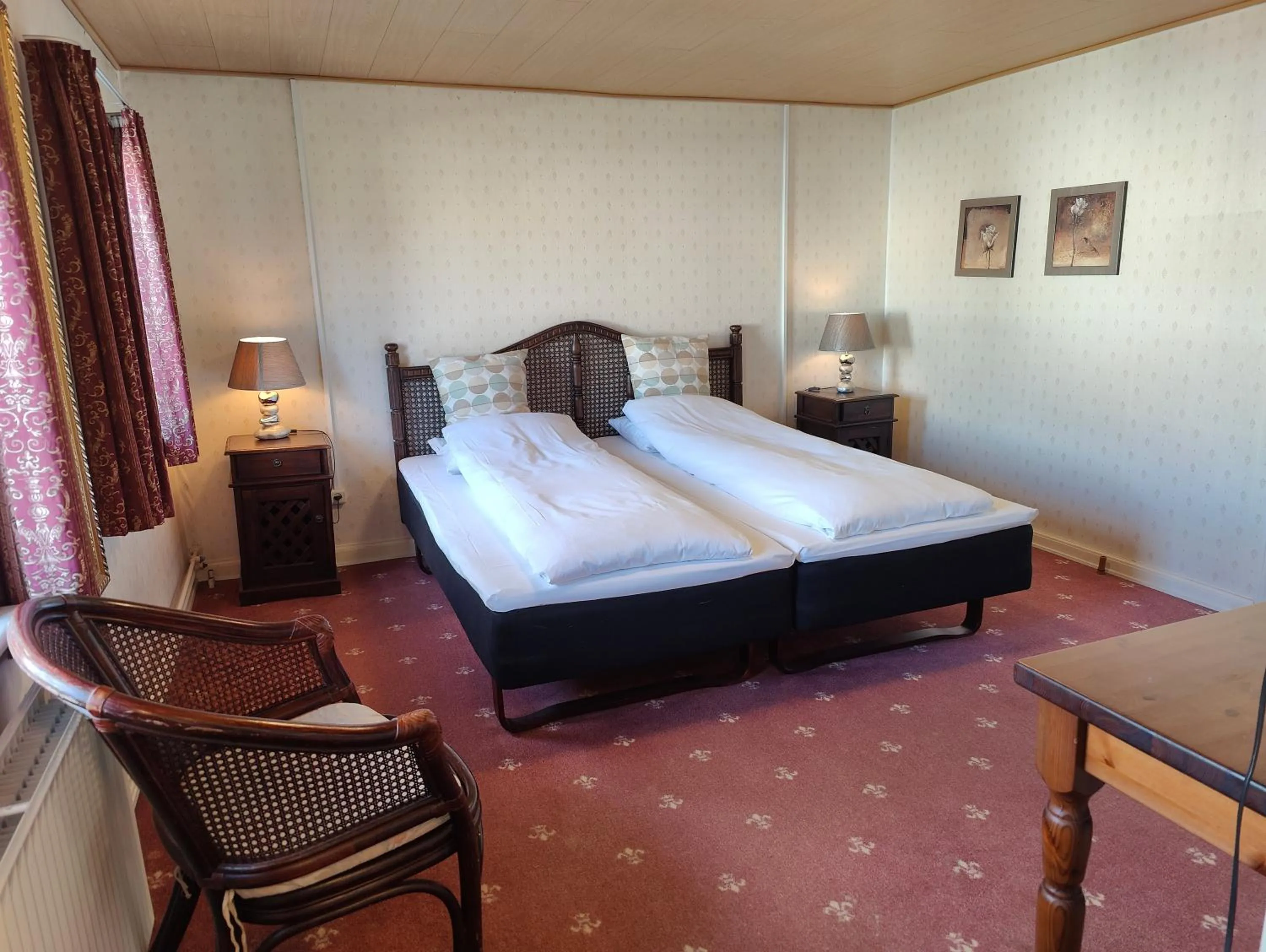 Bed in Sdr. Omme Kro & Hotel