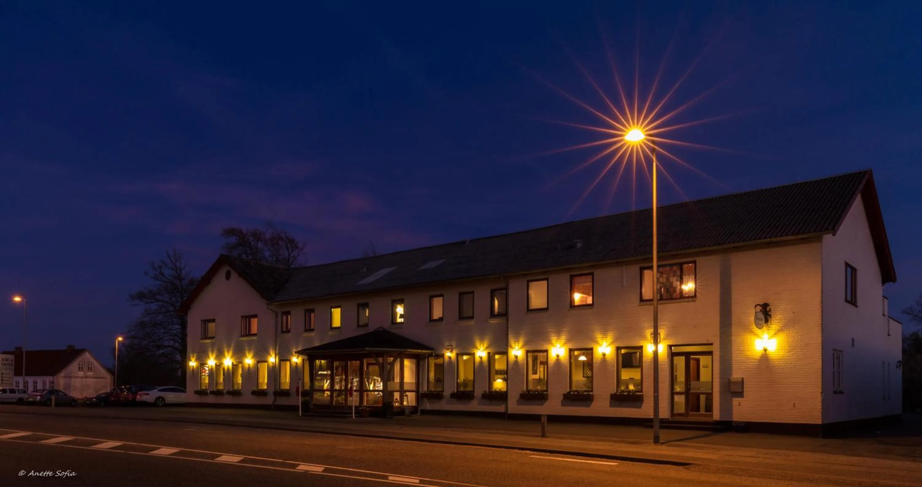 Facade/entrance in Sdr. Omme Kro & Hotel