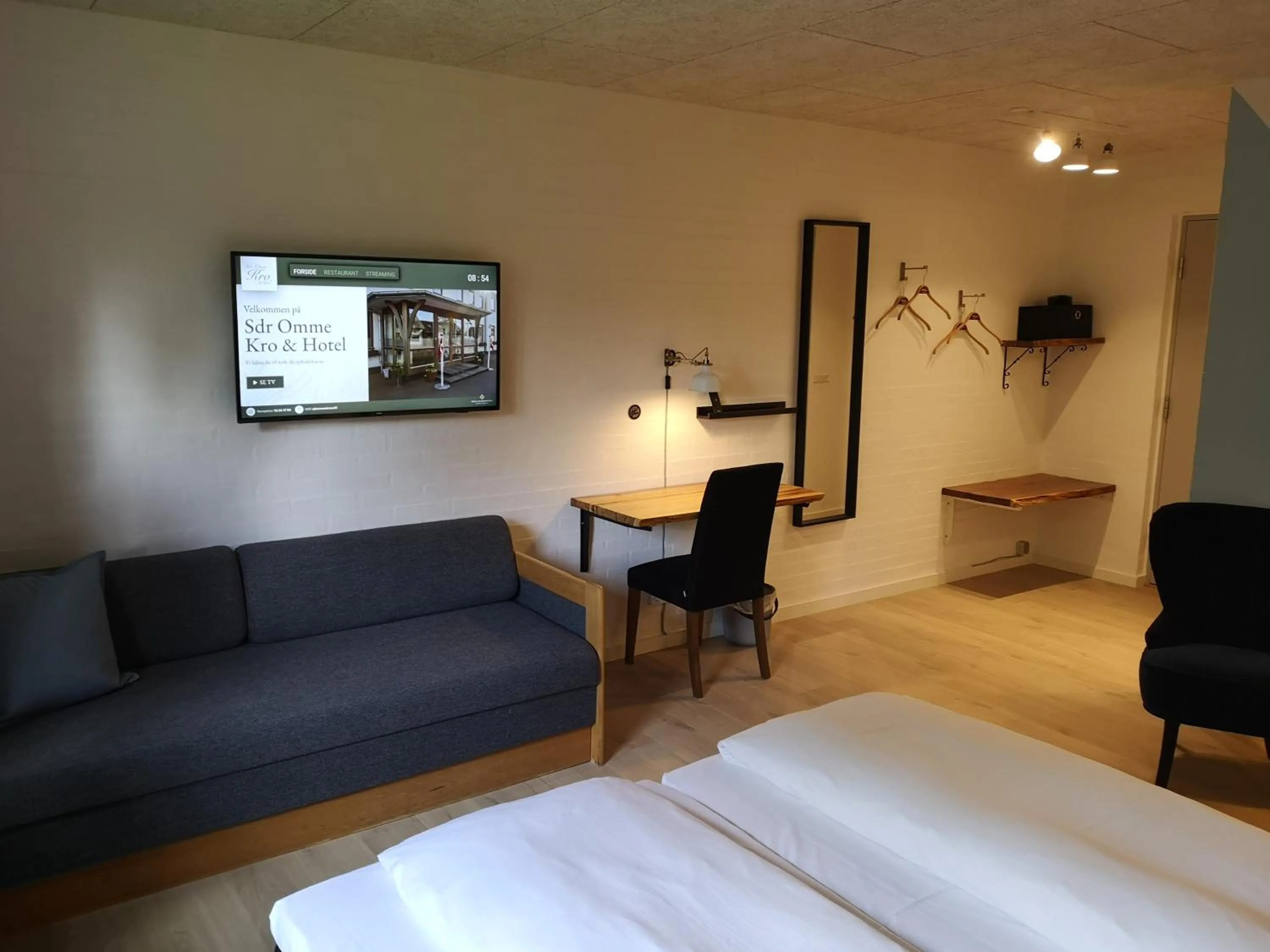 Family, Bed in Sdr. Omme Kro & Hotel