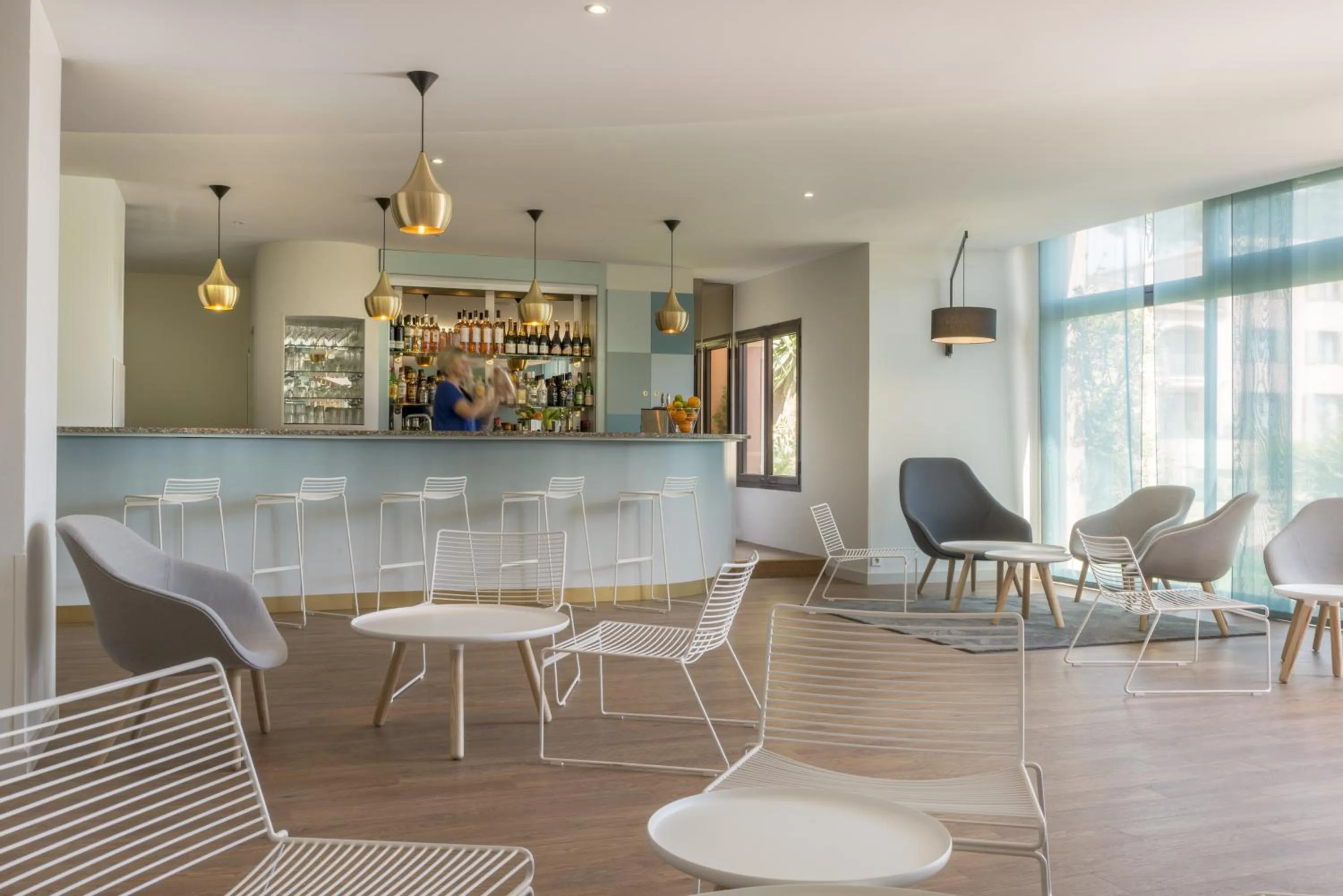 Lounge or bar in Hôtel Les Jardins De Sainte-Maxime