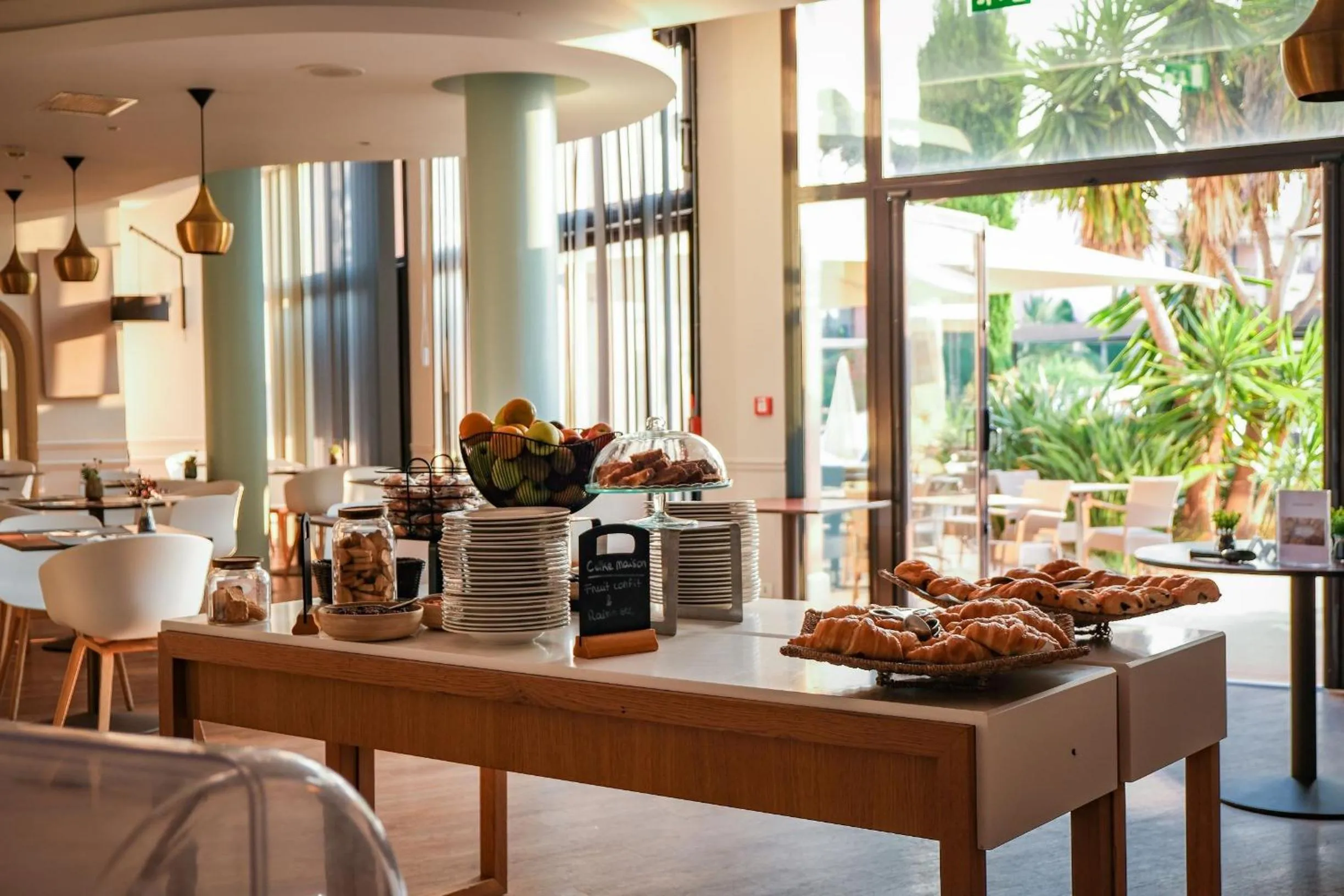 Buffet breakfast in Hôtel Les Jardins De Sainte-Maxime