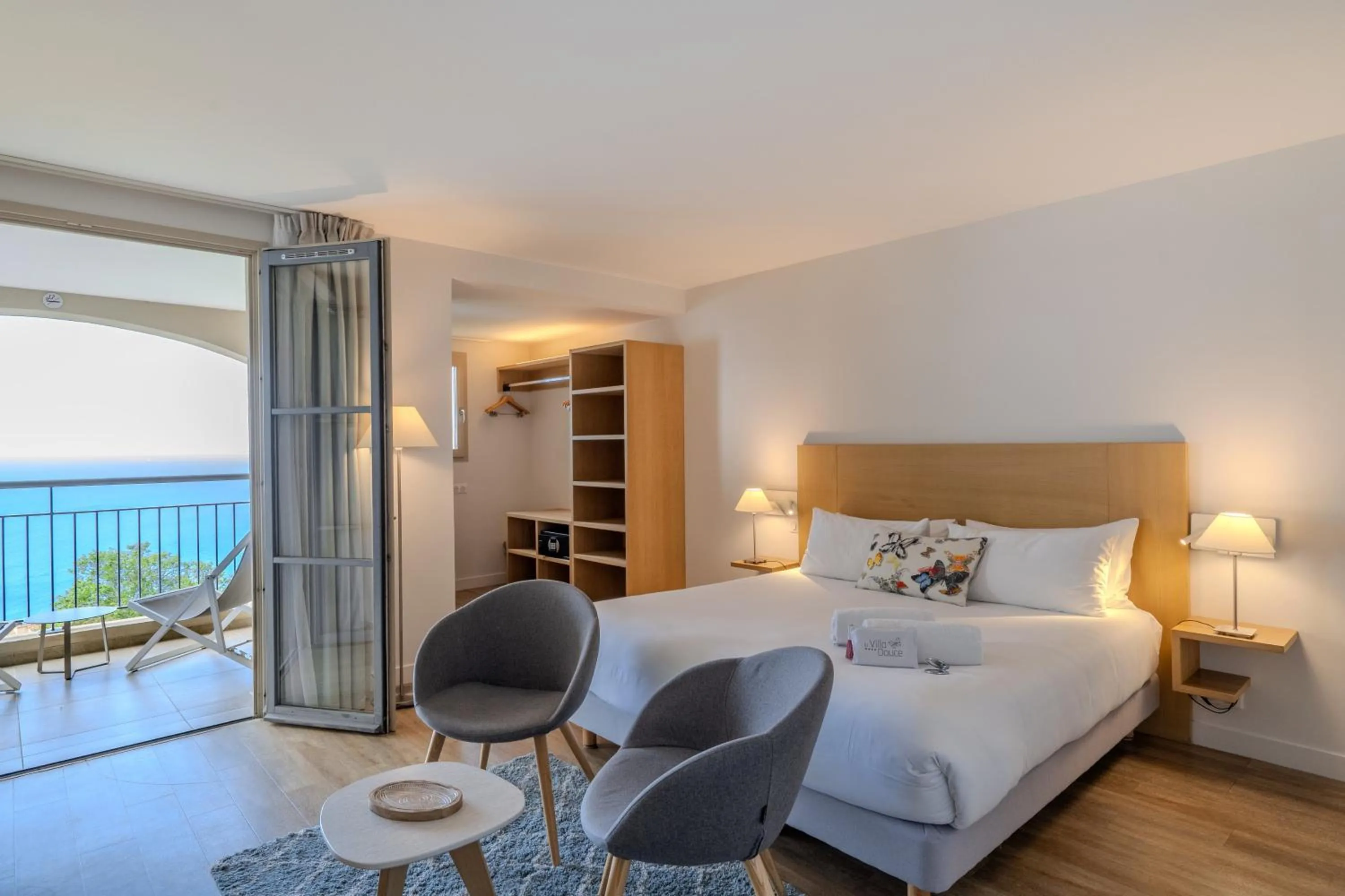 Natural landscape, Bed in Hôtel La Villa Douce