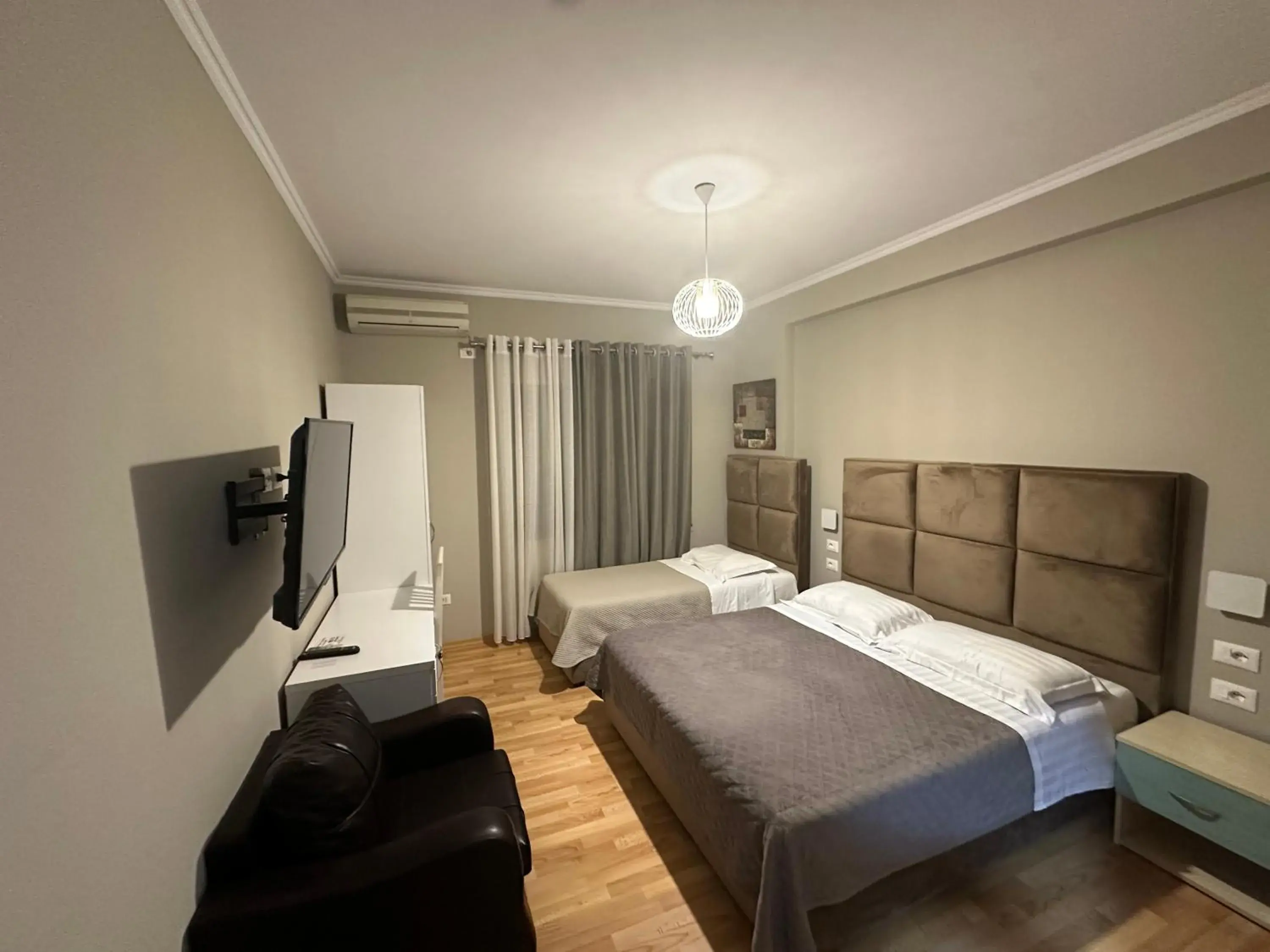 Triple Room in Hotel Dionis Rooms Triple Room in Hotel Dionis Rooms