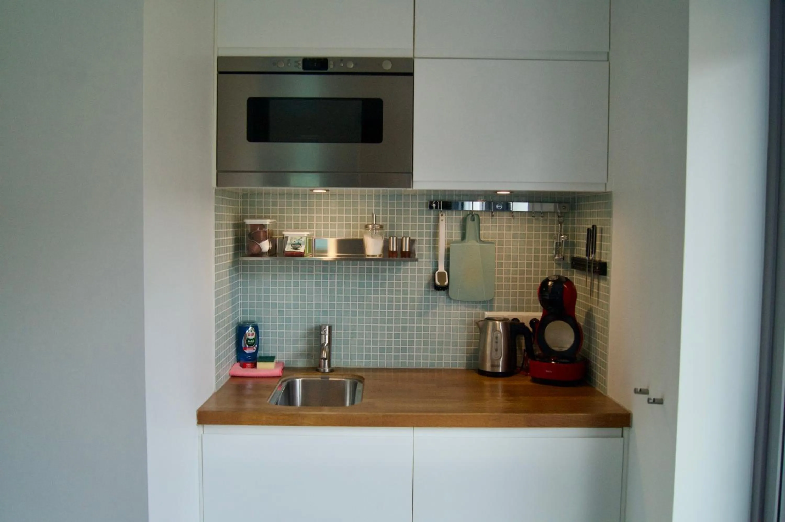 Coffee/tea facilities in Room With A Few