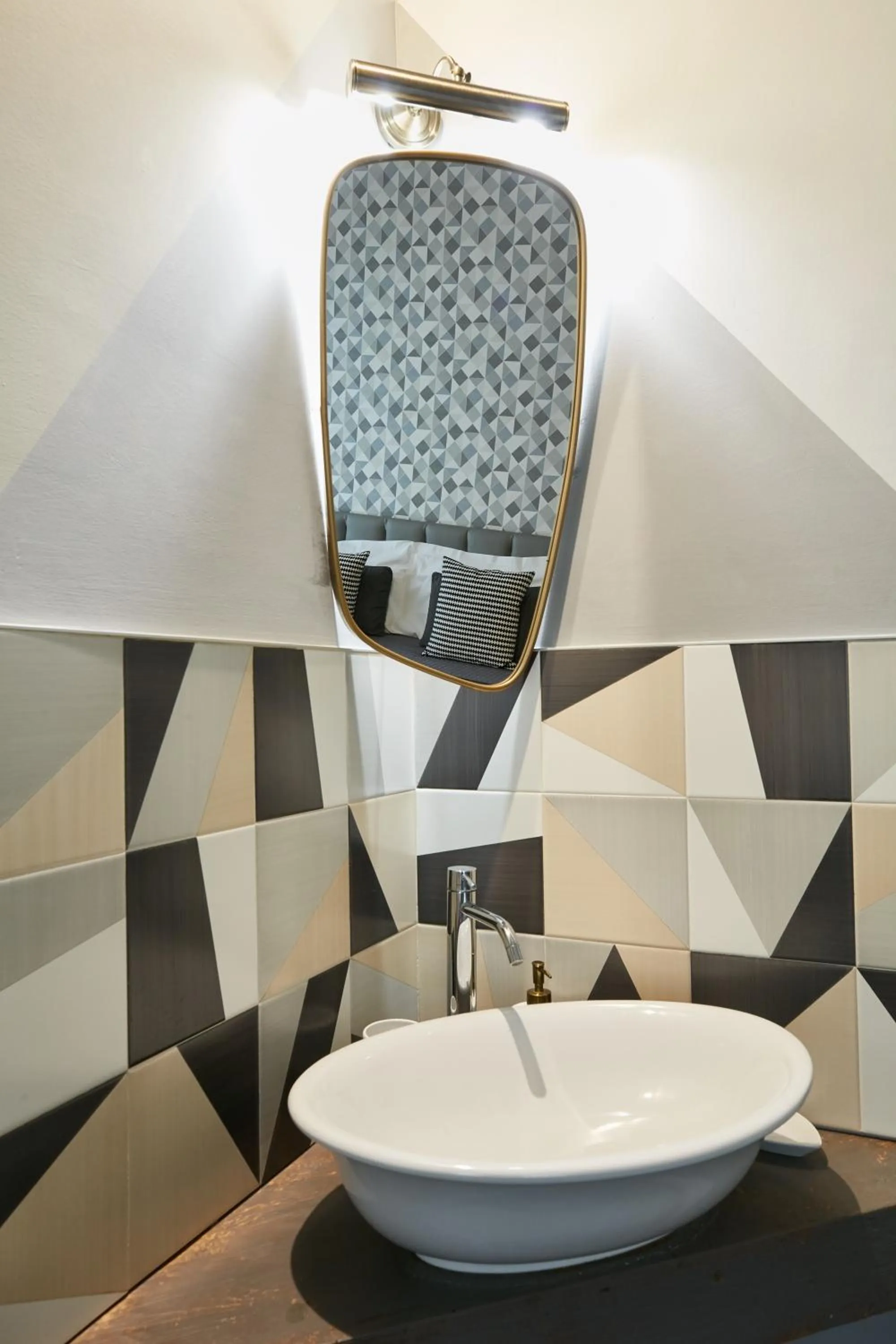 Bathroom in 15 Quindici by Serendipity Rooms