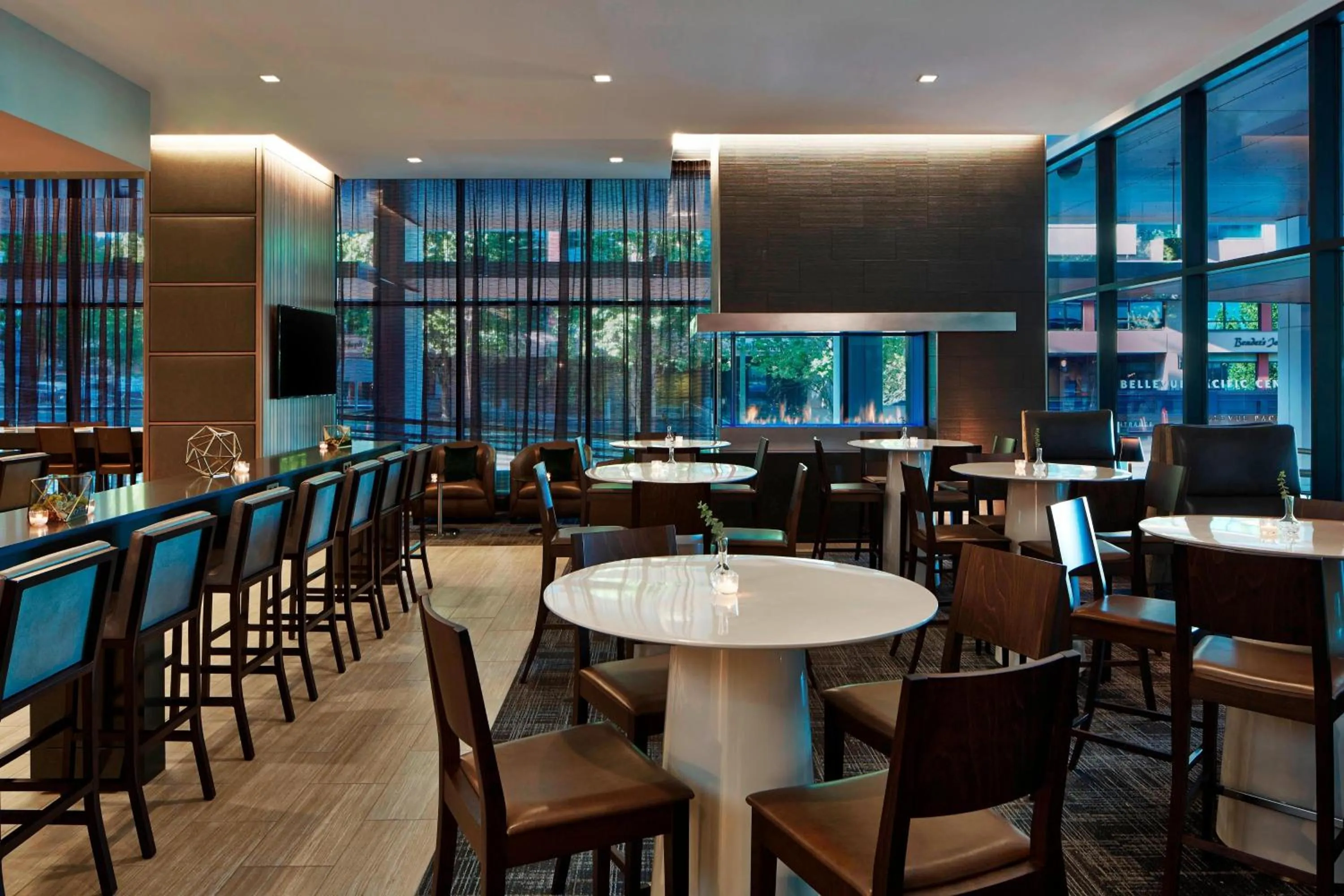 Lounge or bar in AC Hotel by Marriott Seattle Bellevue/Downtown