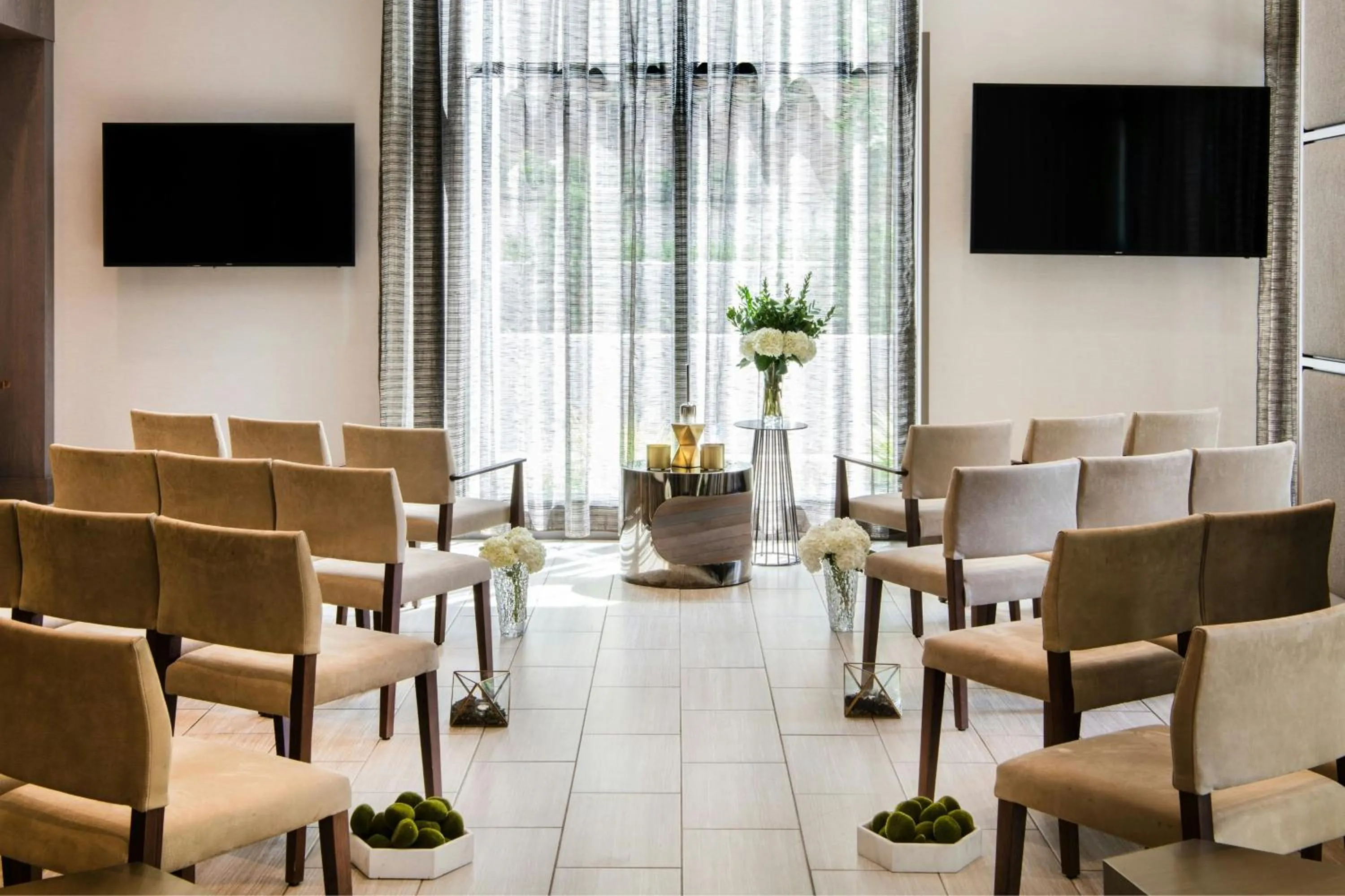 Banquet/Function facilities in AC Hotel by Marriott Seattle Bellevue/Downtown