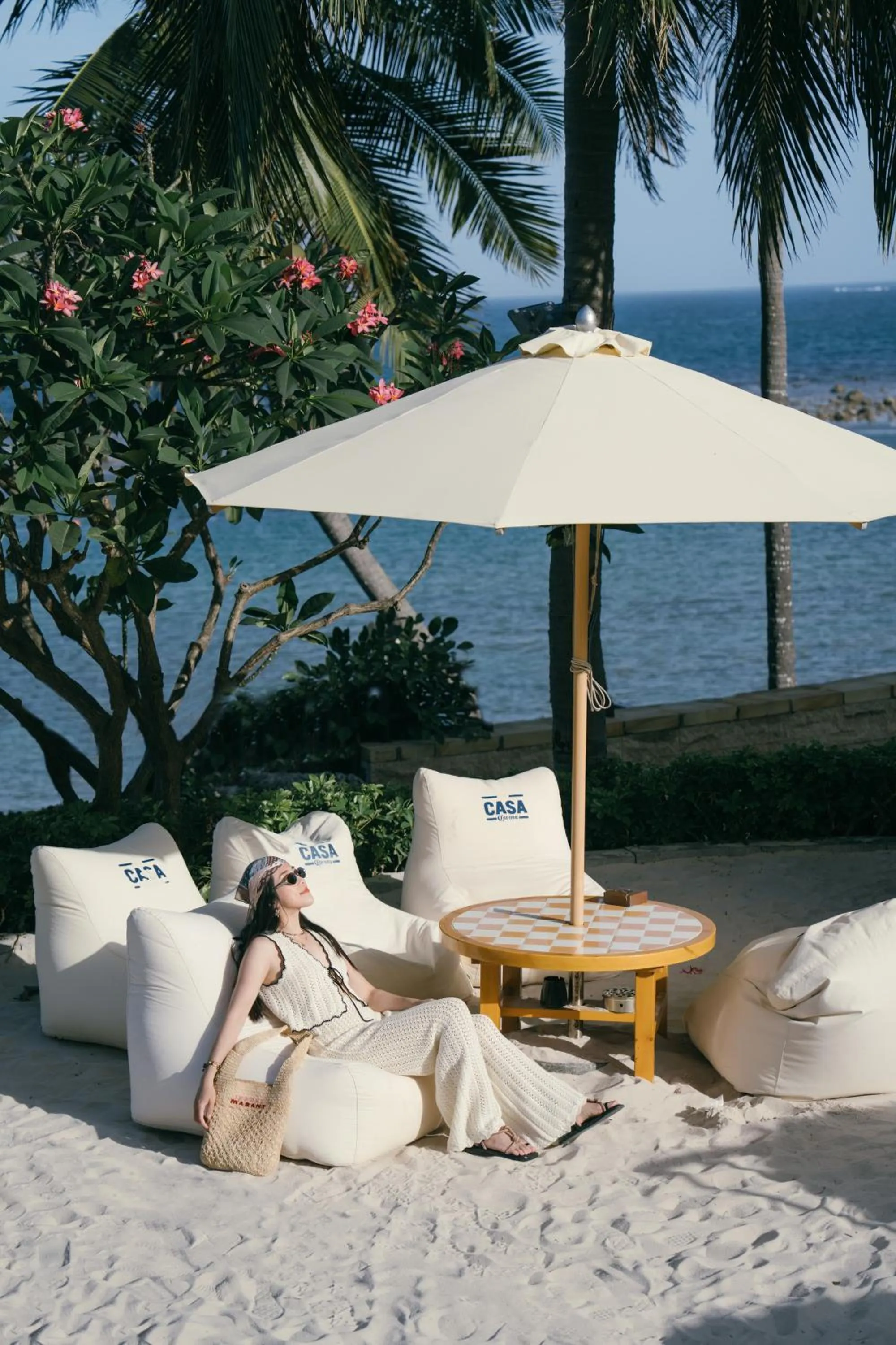 Lounge or bar in The Shanhaitian Resort Sanya, Autograph Collection