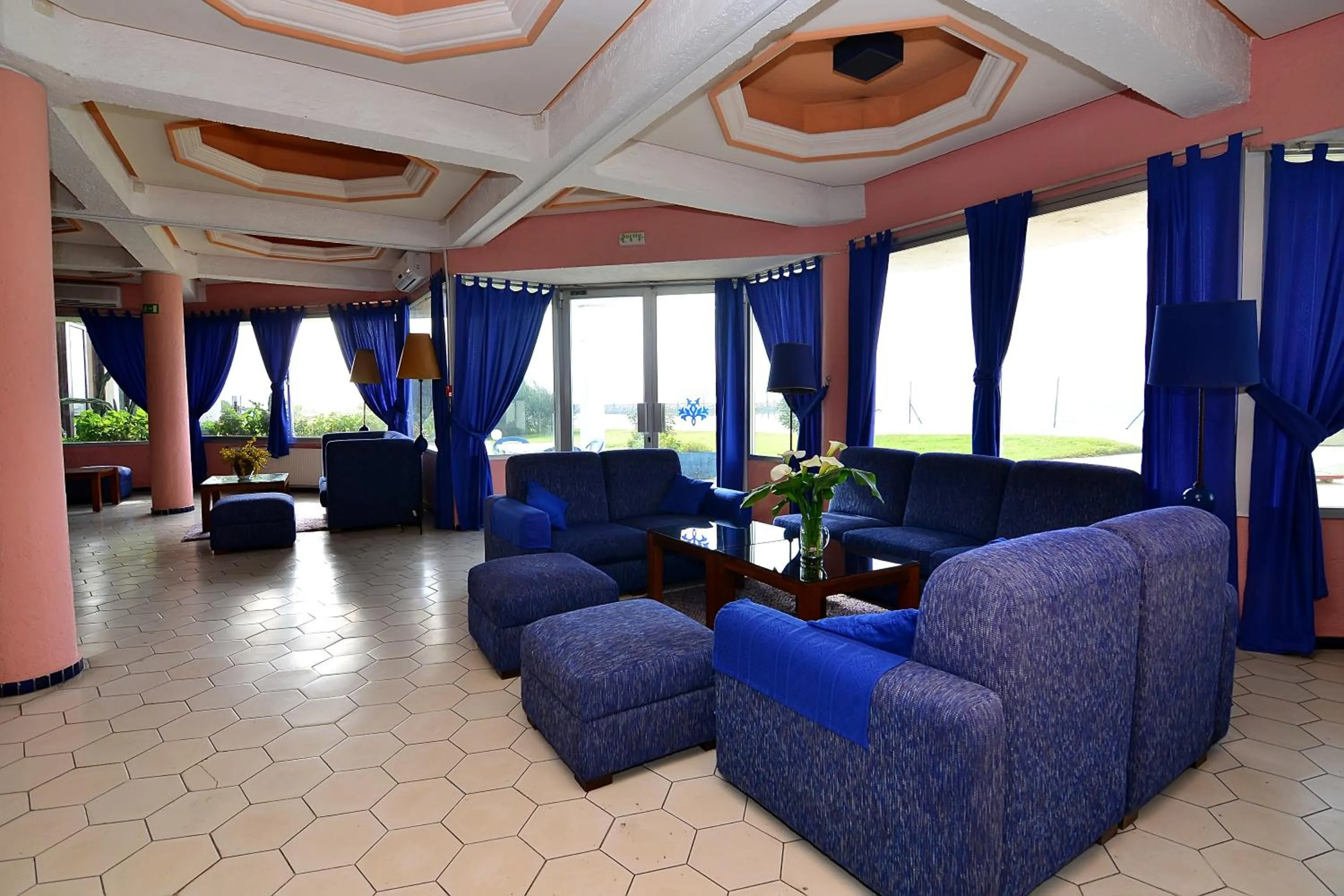 Lounge or bar in UMH Tarik Hotel