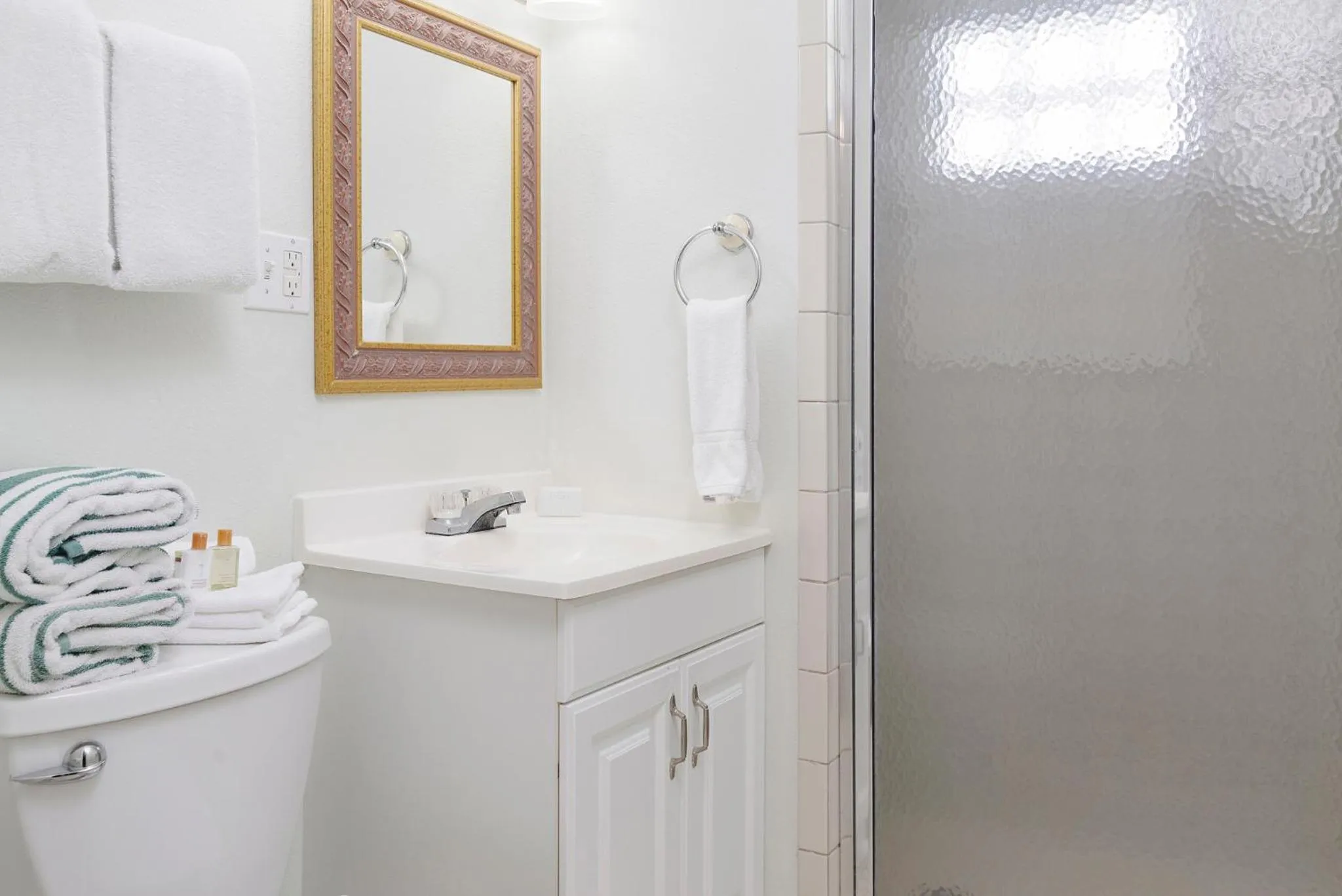 Bathroom in Havana Inn