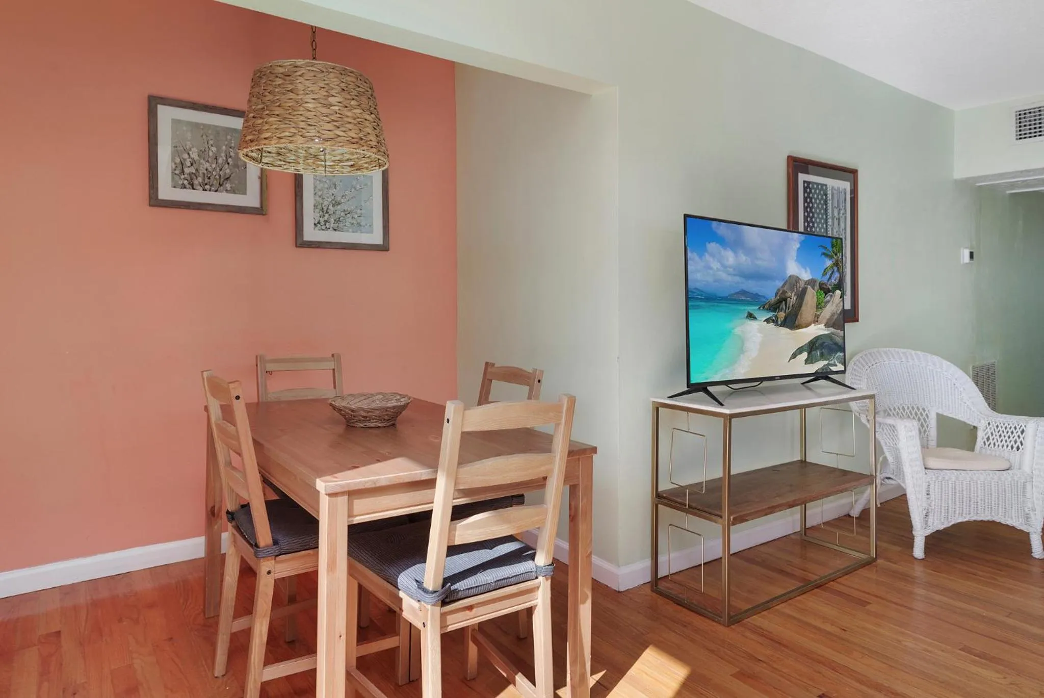 TV and multimedia in Havana Inn