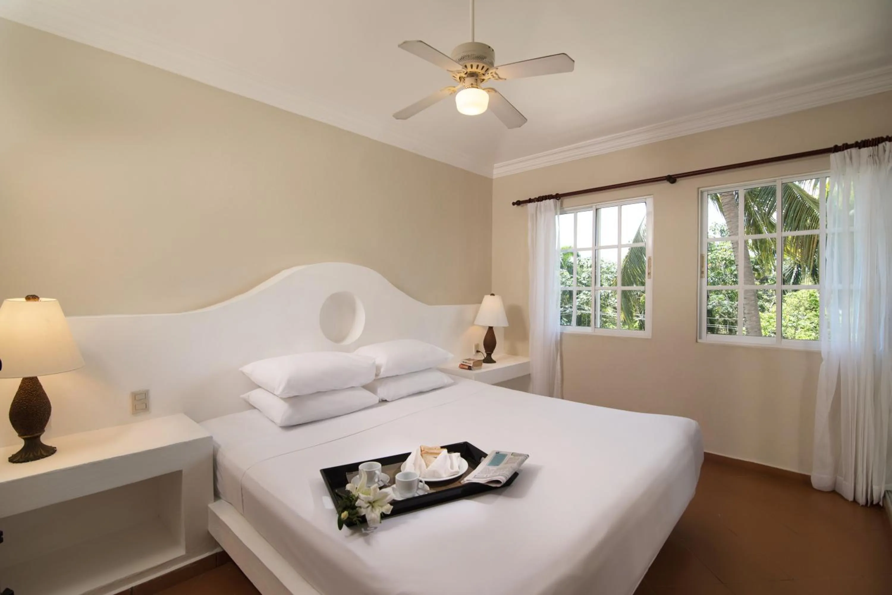 Bedroom, Bed in Lifestyle Crown Residence Suites
