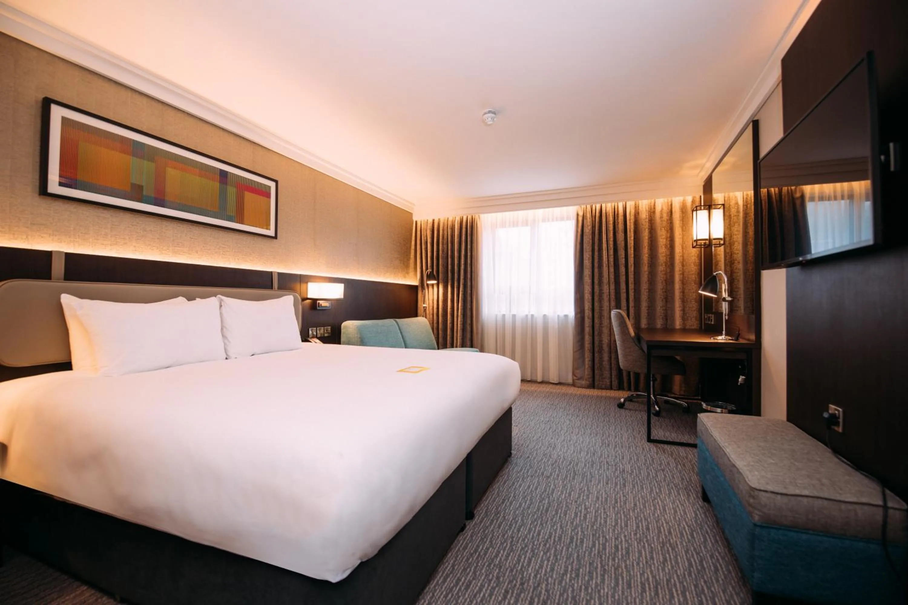 Bedroom, Bed in Crowne Plaza - Belfast by IHG