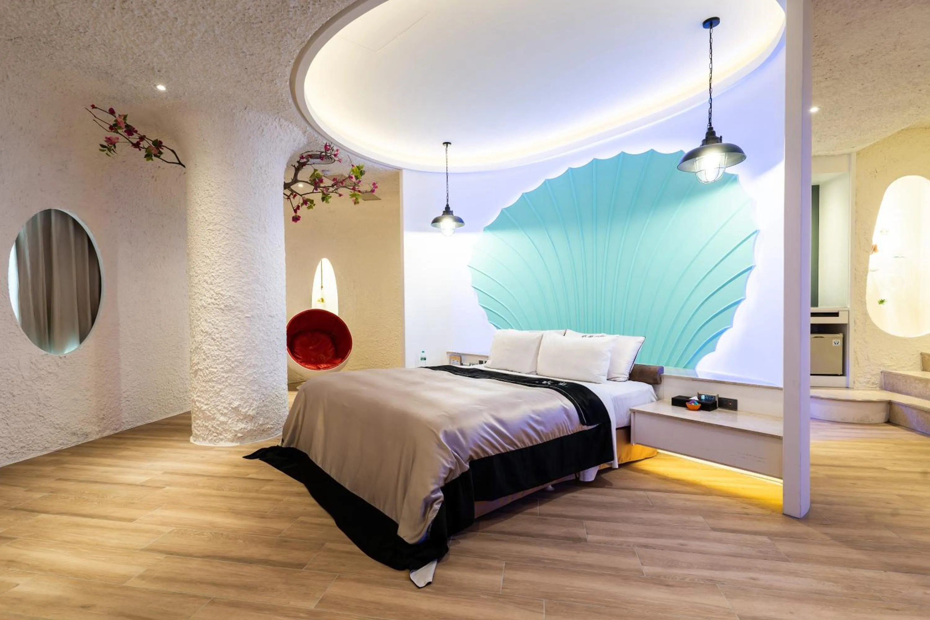 Photo of the whole room, Bed in Aquarius Motel