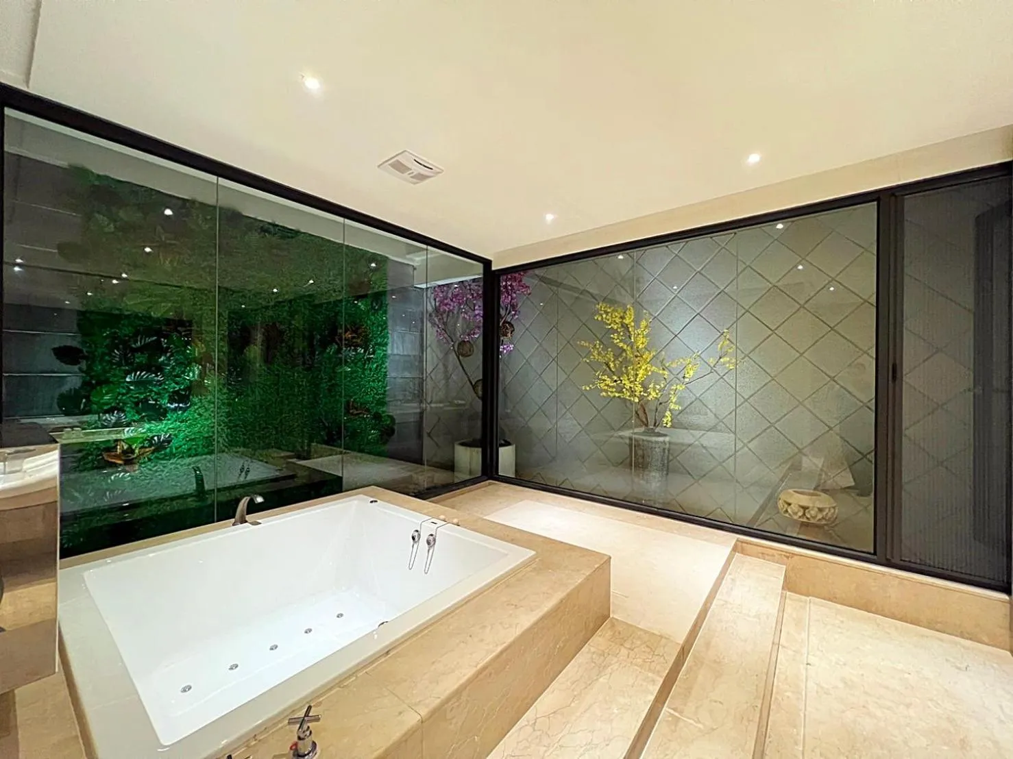 Bathroom in Aquarius Motel