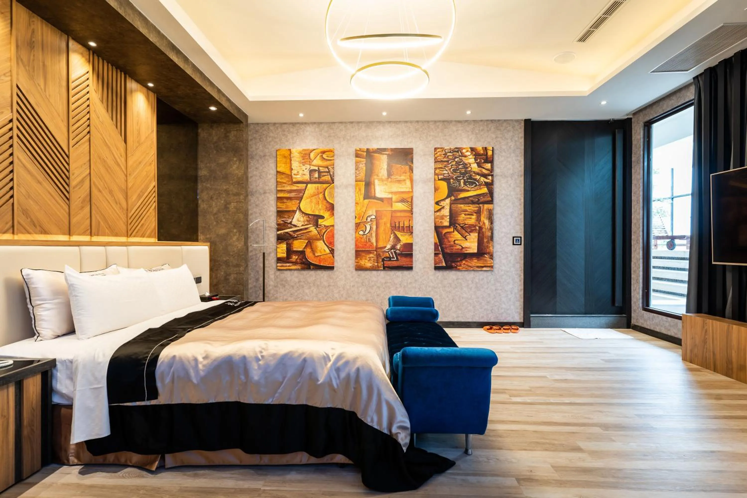 Photo of the whole room, Bed in Aquarius Motel